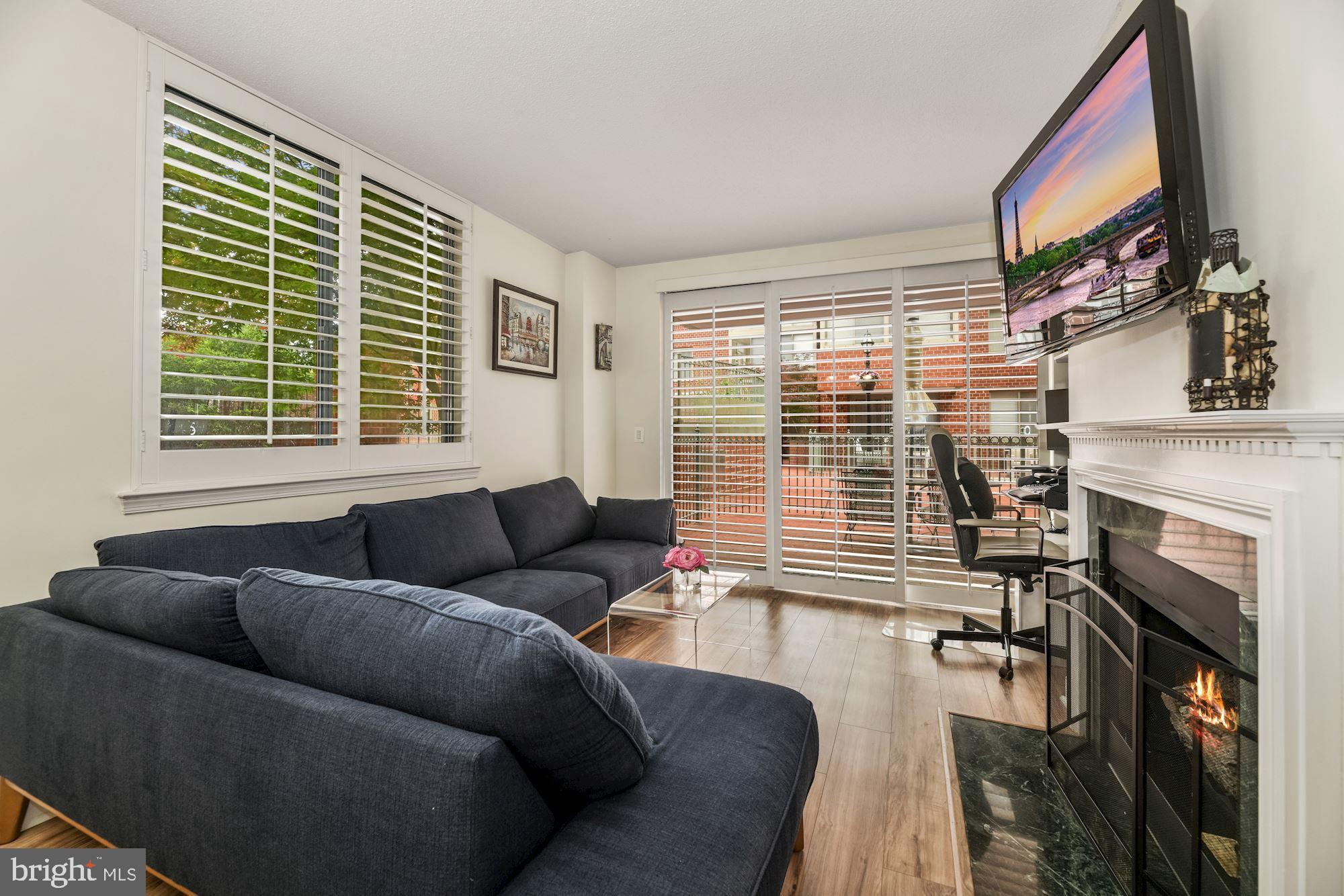 WINDSOR PLAZA - Residential Lease