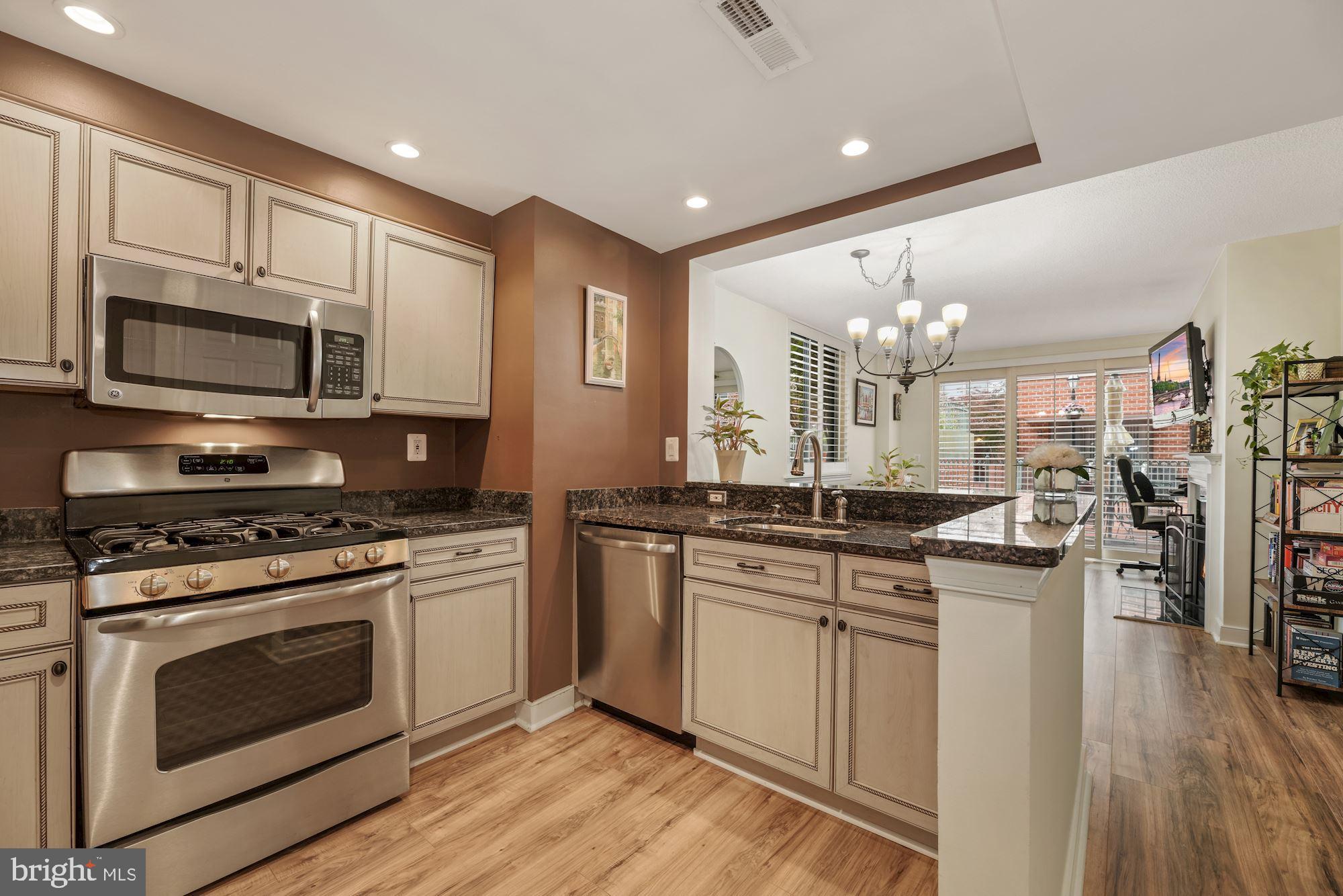 WINDSOR PLAZA - Residential Lease