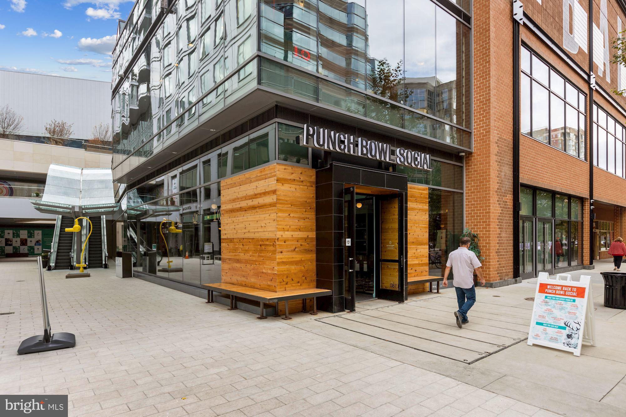 WINDSOR PLAZA - Residential Lease