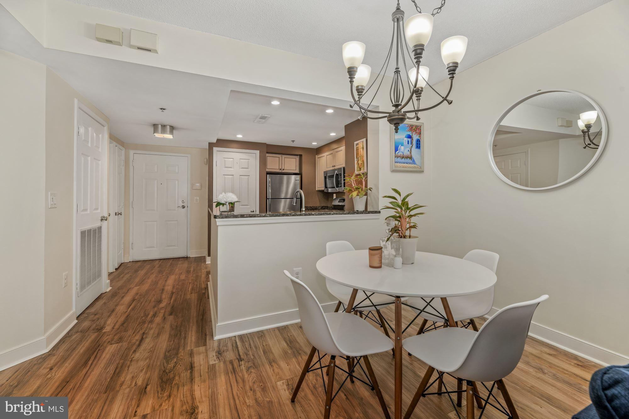 WINDSOR PLAZA - Residential Lease