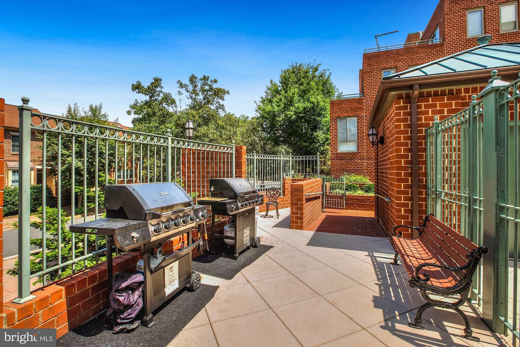 WINDSOR PLAZA - Residential Lease