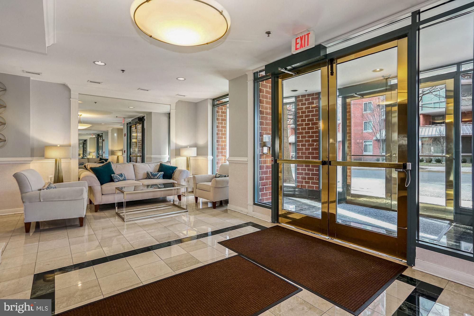 WINDSOR PLAZA - Residential Lease