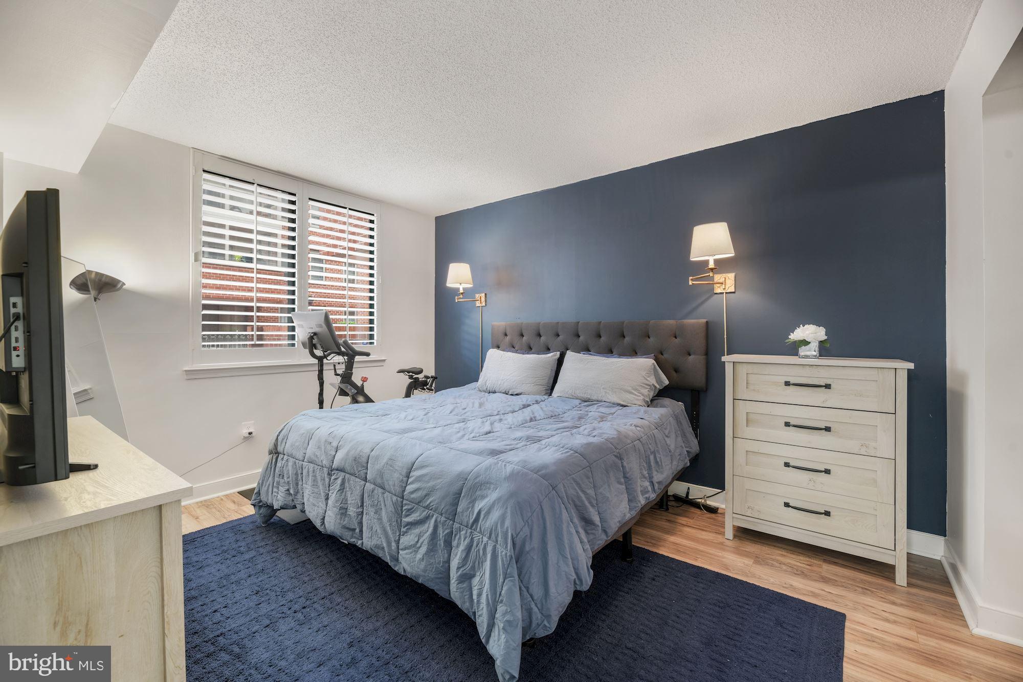 WINDSOR PLAZA - Residential Lease