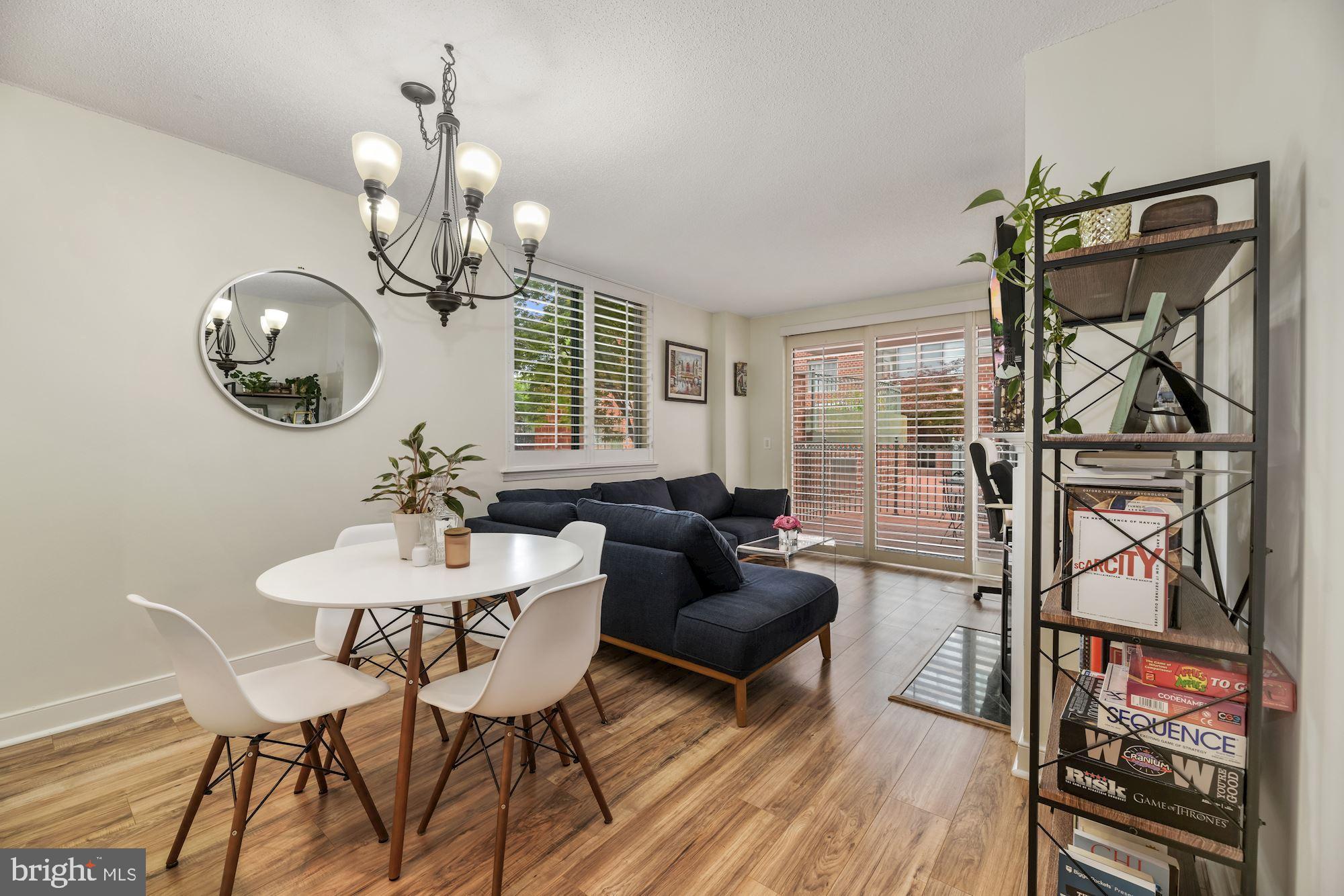 WINDSOR PLAZA - Residential Lease