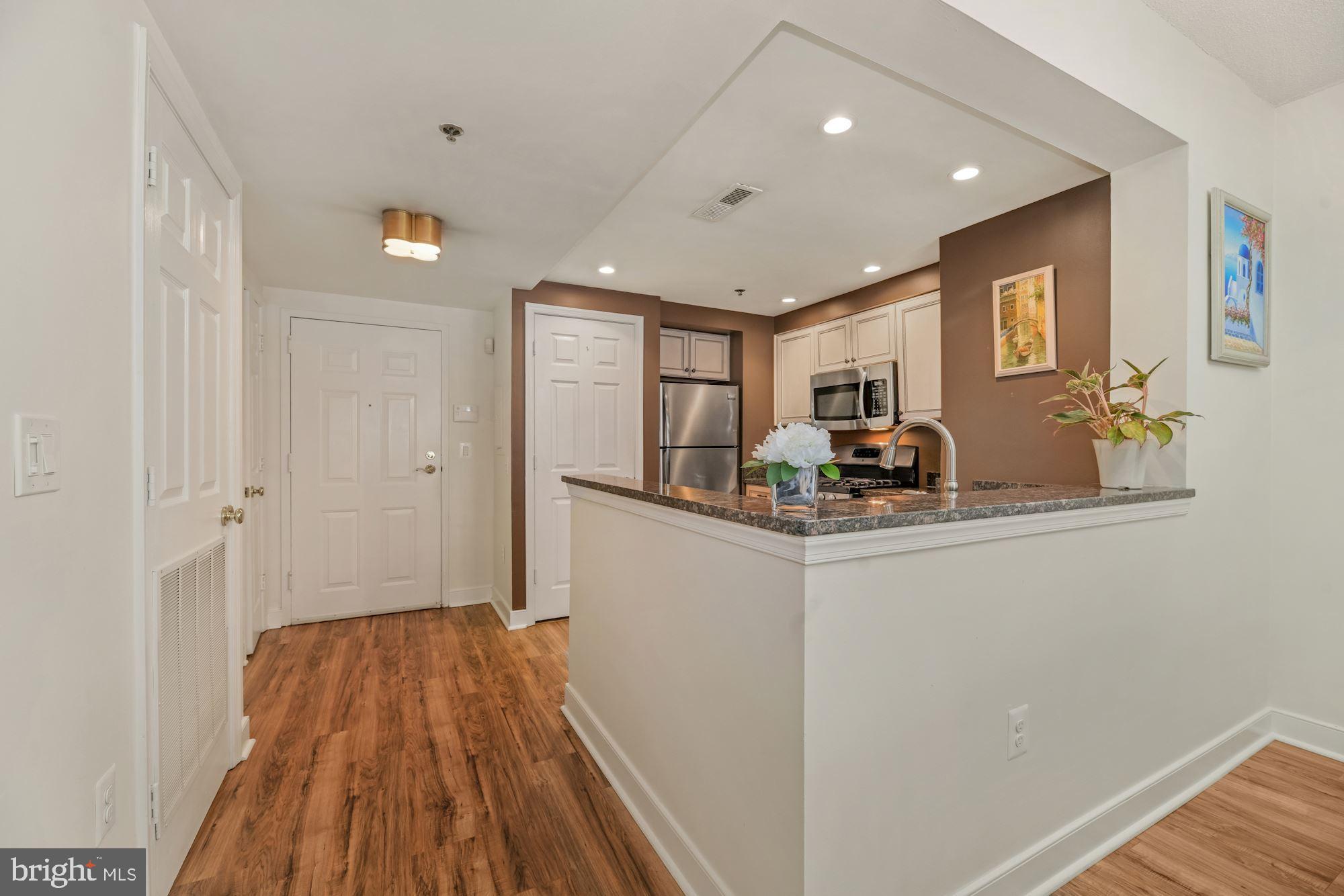 WINDSOR PLAZA - Residential Lease