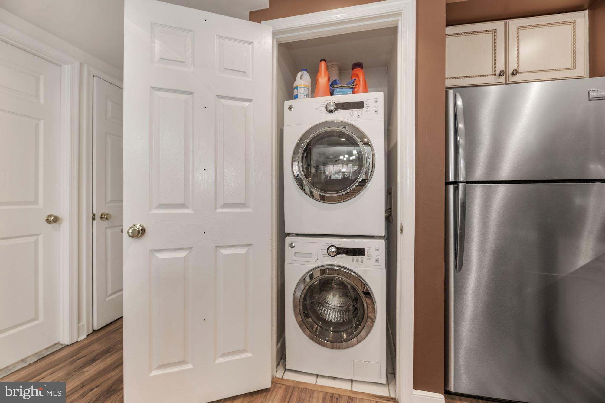 WINDSOR PLAZA - Residential Lease