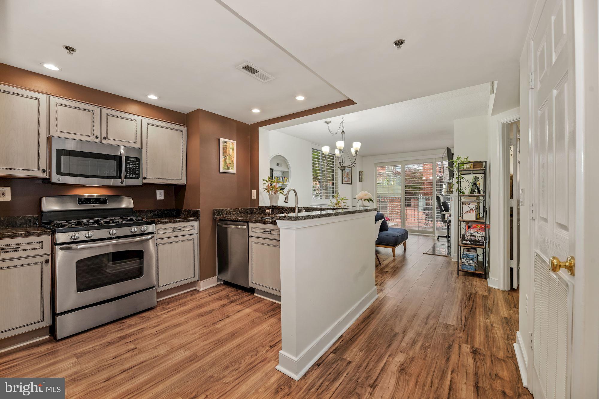 WINDSOR PLAZA - Residential Lease