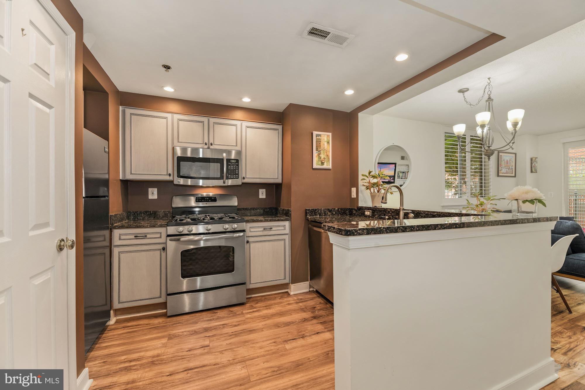 WINDSOR PLAZA - Residential Lease