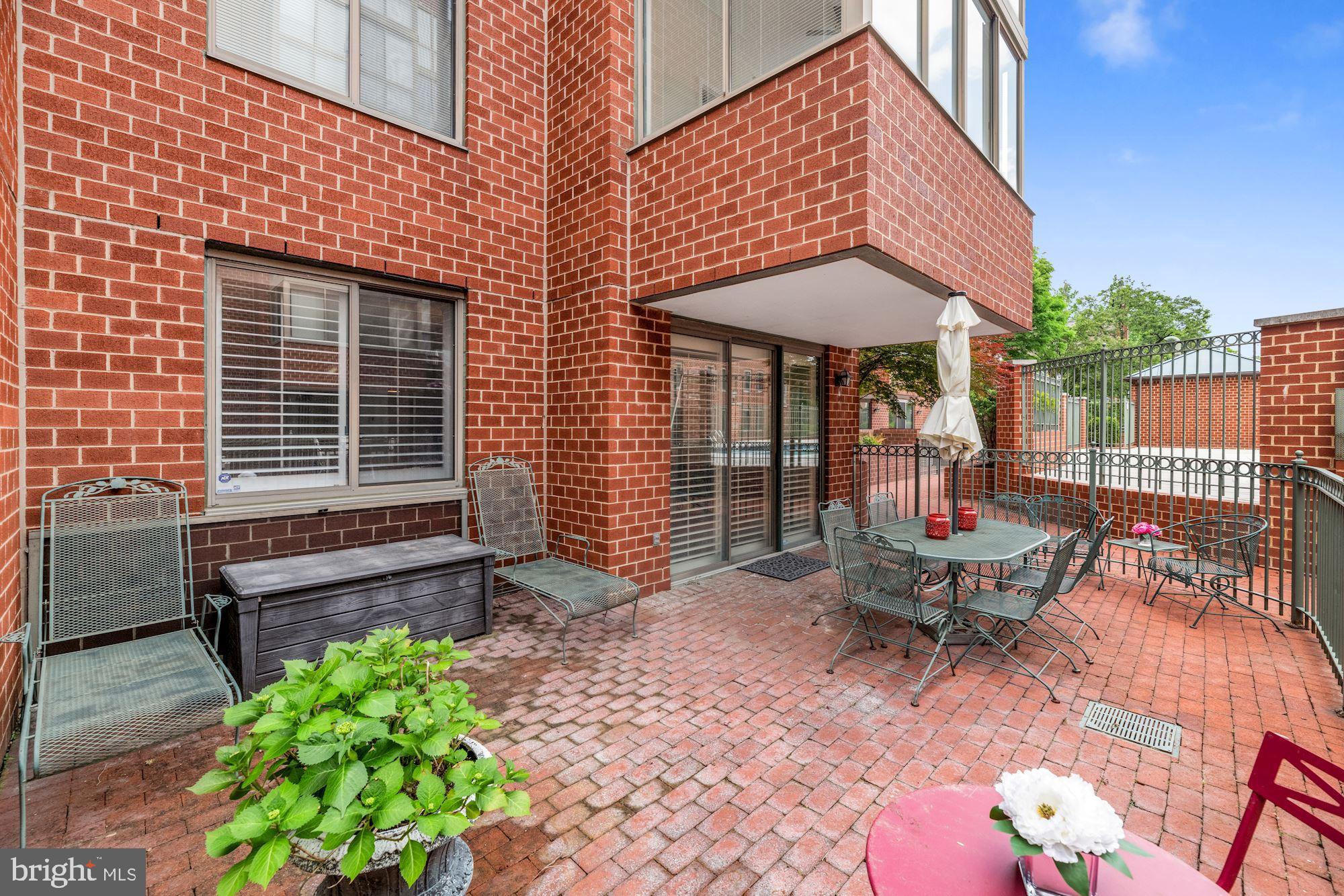 WINDSOR PLAZA - Residential Lease