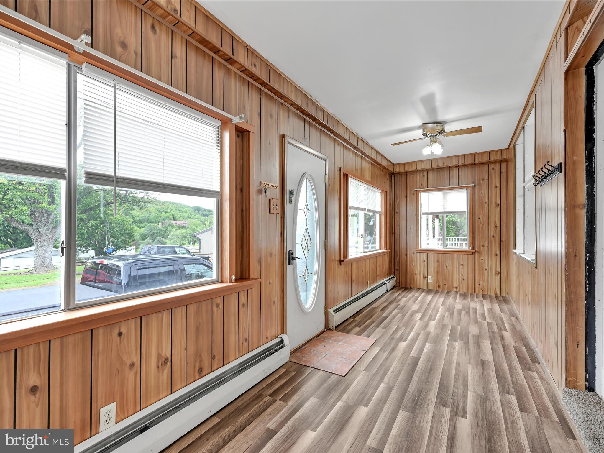 9 S STANTON STREET