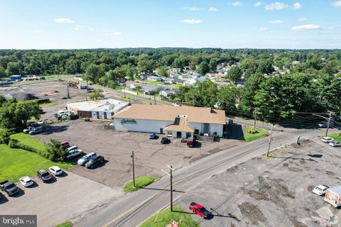 5301 BRISTOL EMILIE ROAD LEVITTOWN PA 19057