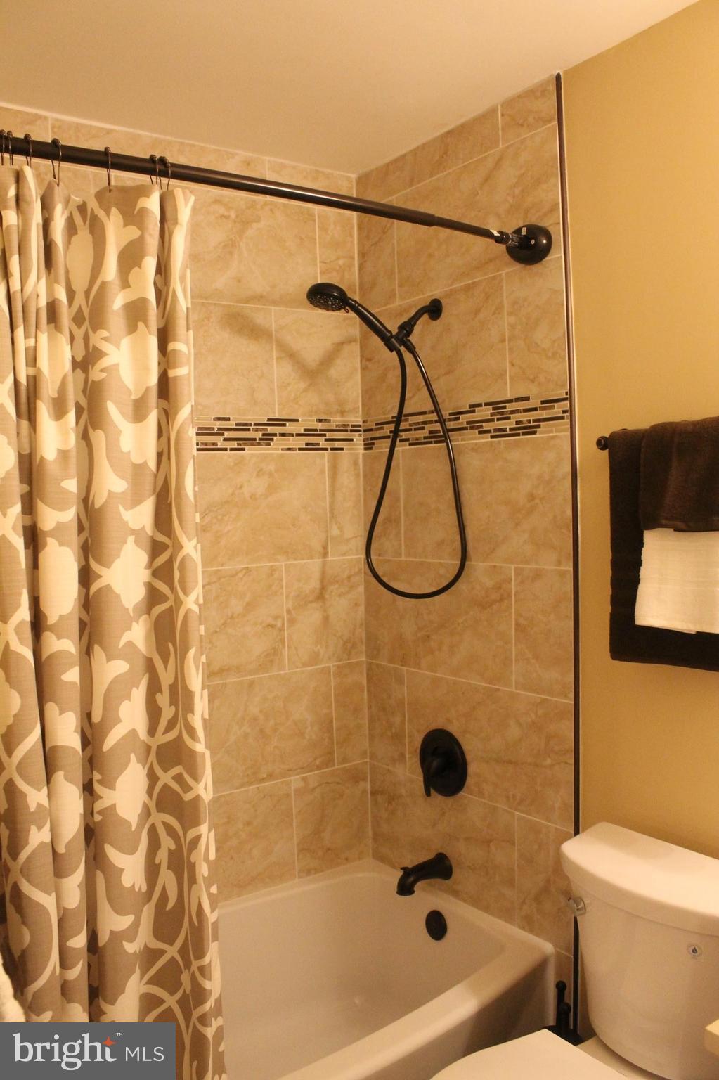 NORTH GREEN CONDOMINIUMS - Residential Lease