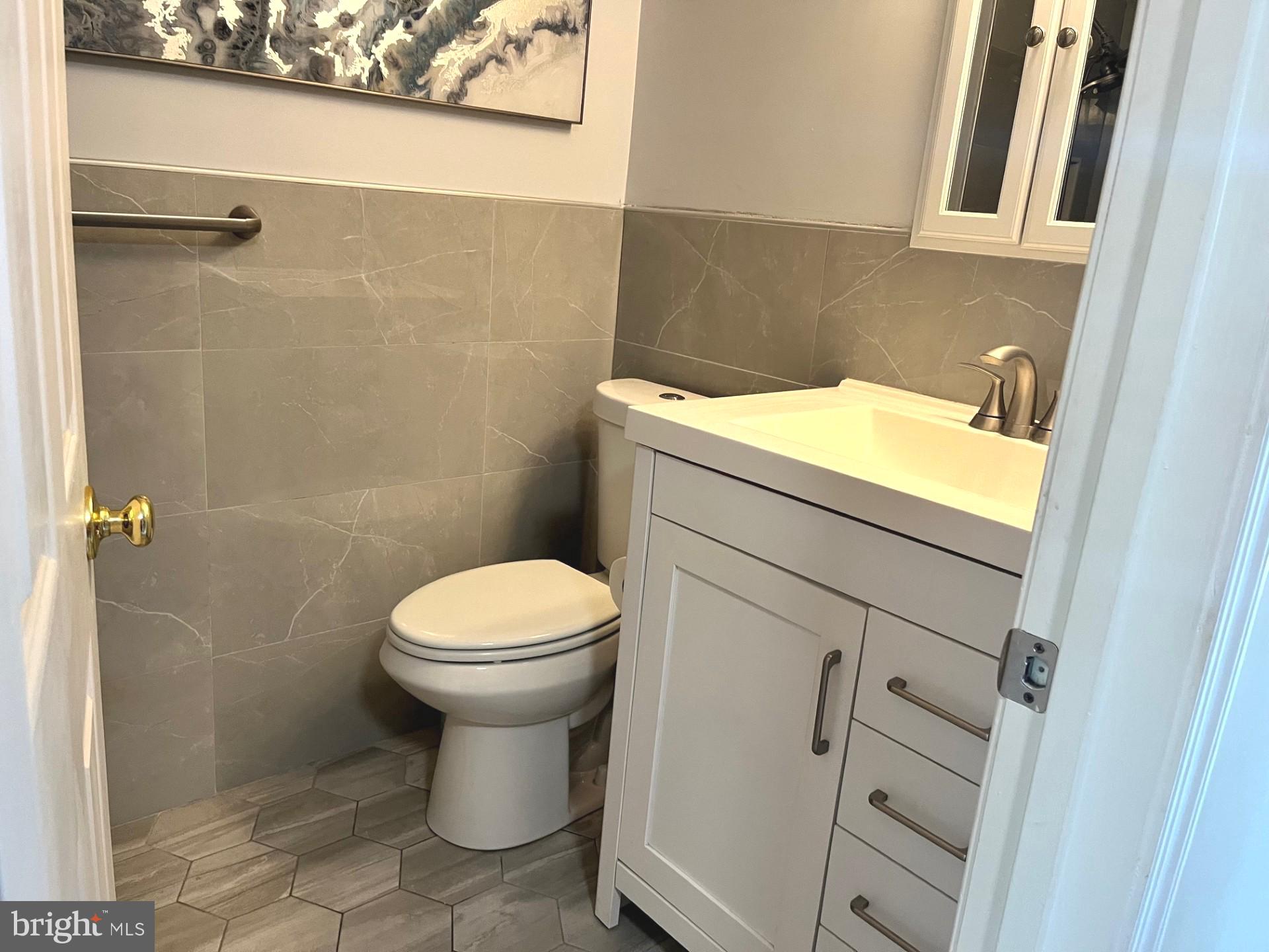 COURTS AT BELLE POINTE - Residential