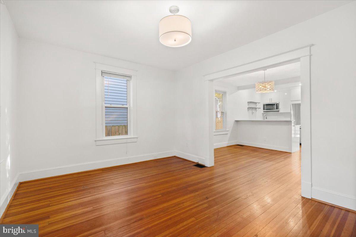 MT RAINIER - Residential Lease