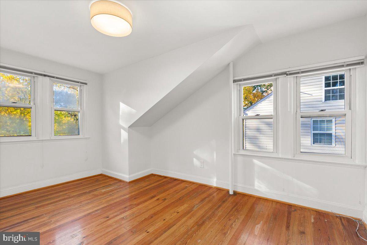 MT RAINIER - Residential Lease