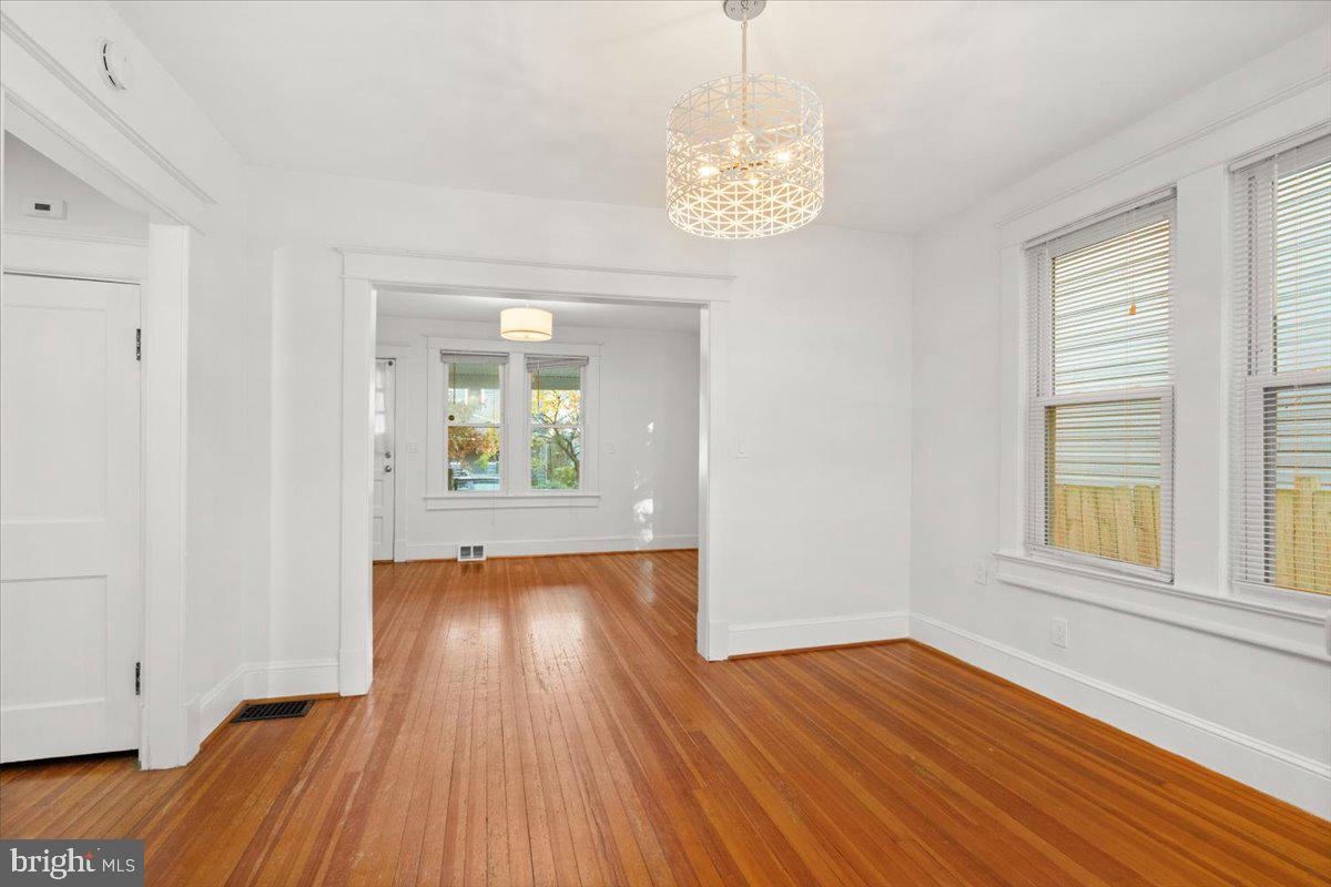 MT RAINIER - Residential Lease