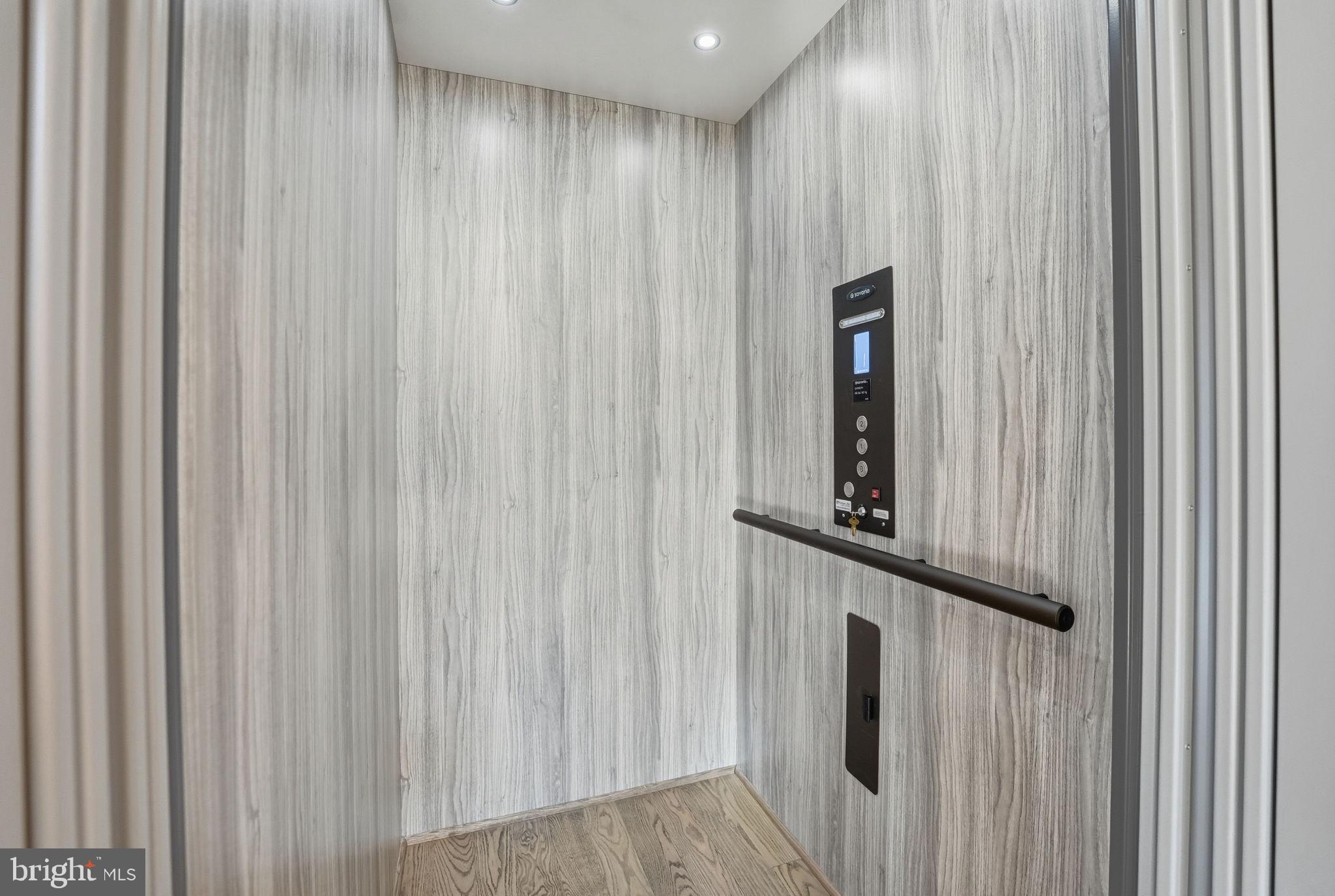 LYON VILLAGE - Residential Lease