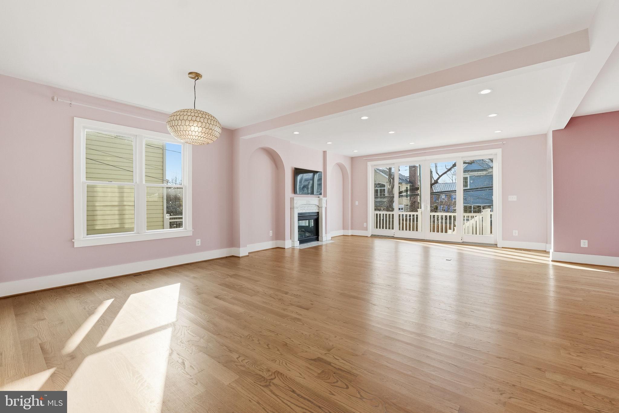 LYON VILLAGE - Residential Lease