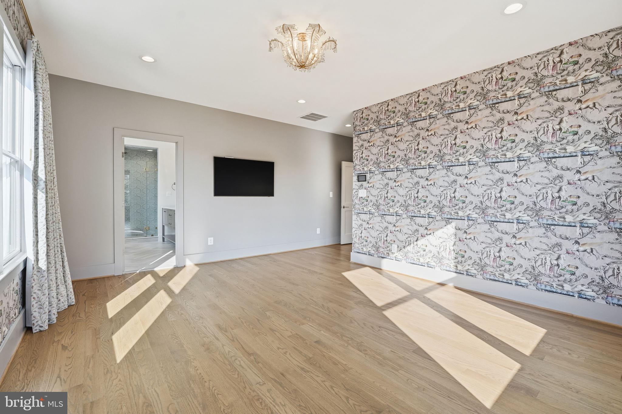 LYON VILLAGE - Residential Lease