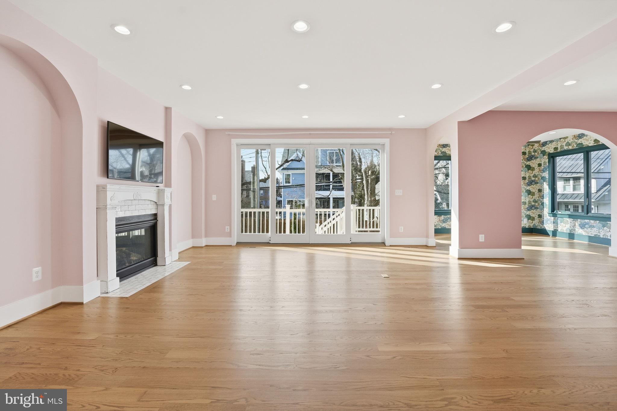 LYON VILLAGE - Residential Lease