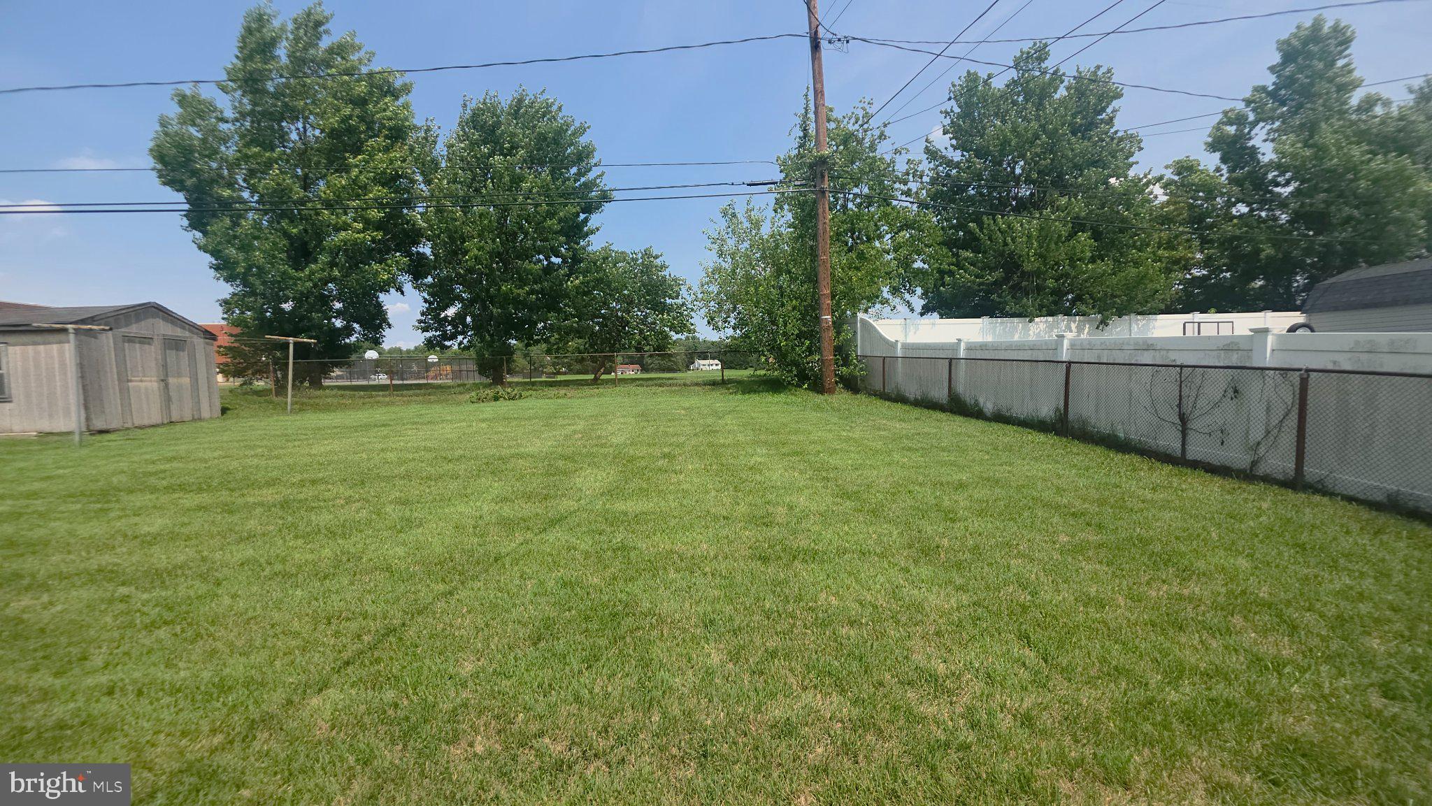 1131 LEONARD DRIVE