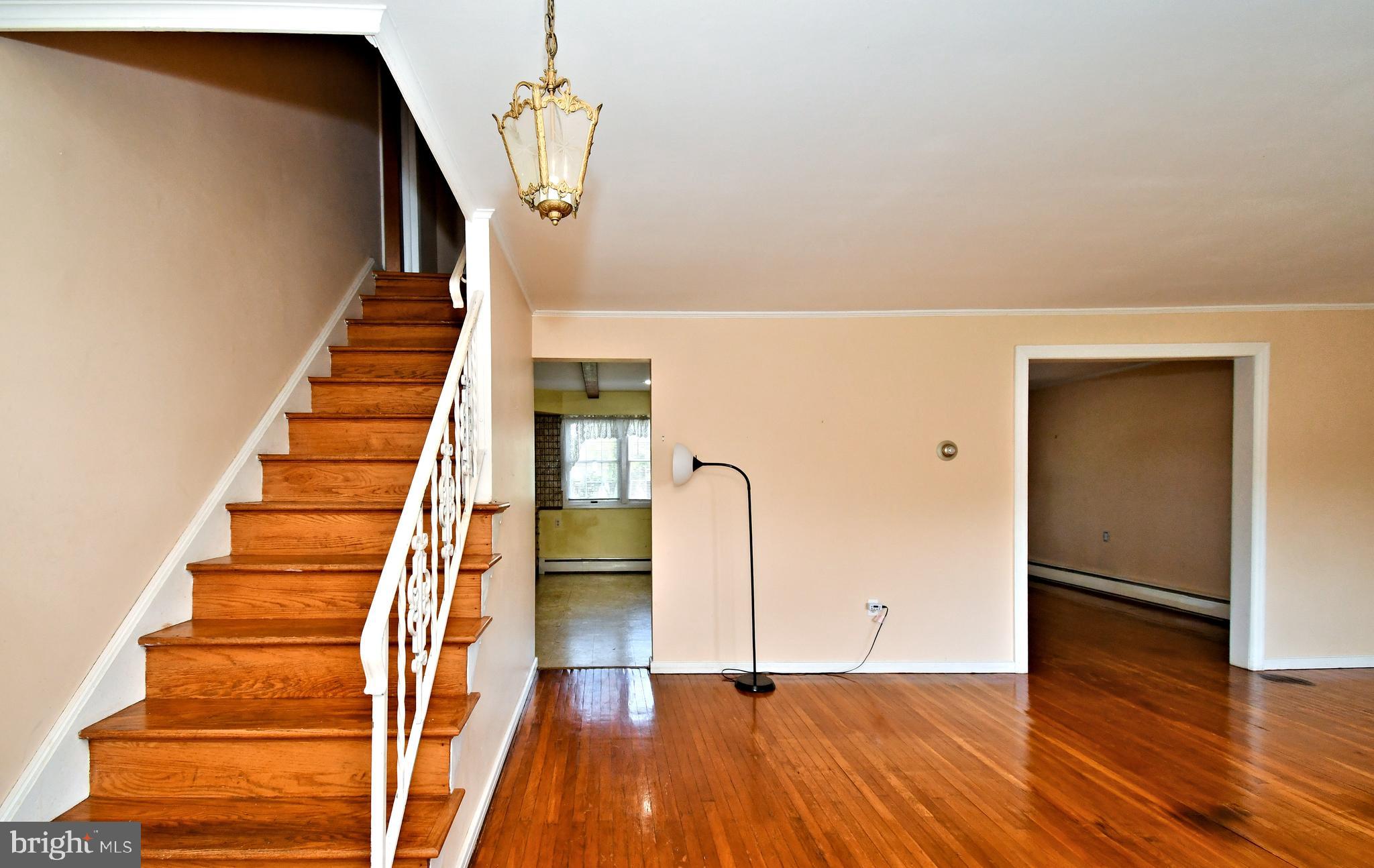 1041 HUNTER HILL DRIVE