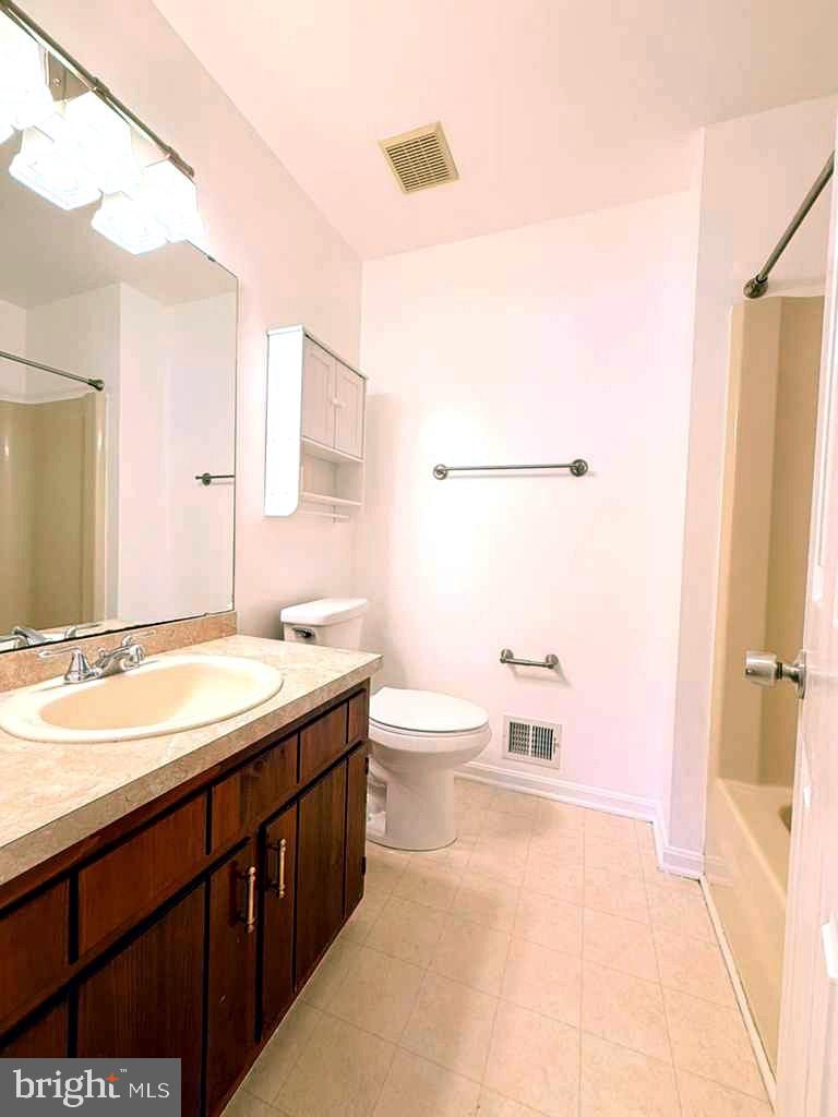 LAKEVIEW VILLAGE - Residential