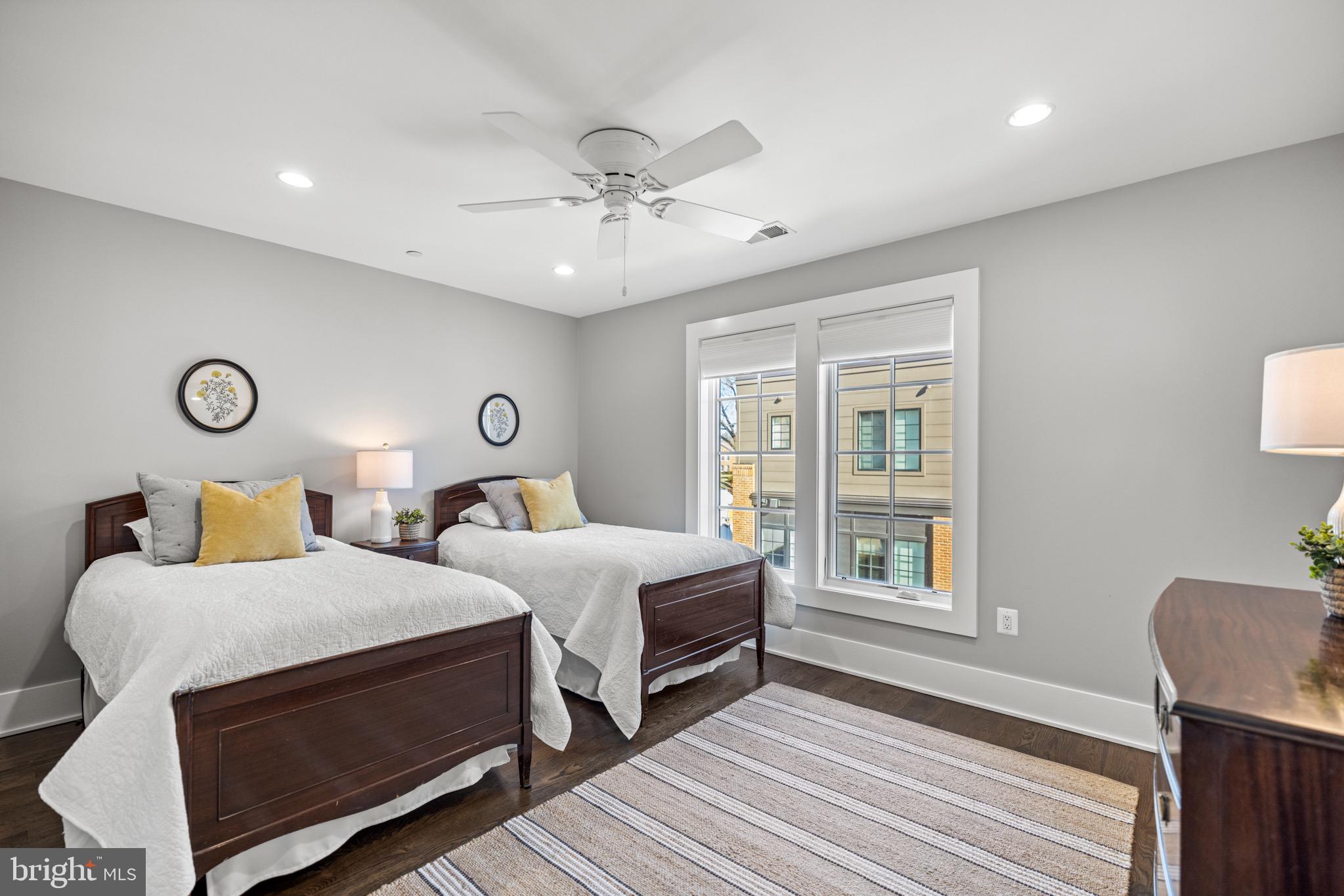 CHEVY CHASE - Residential