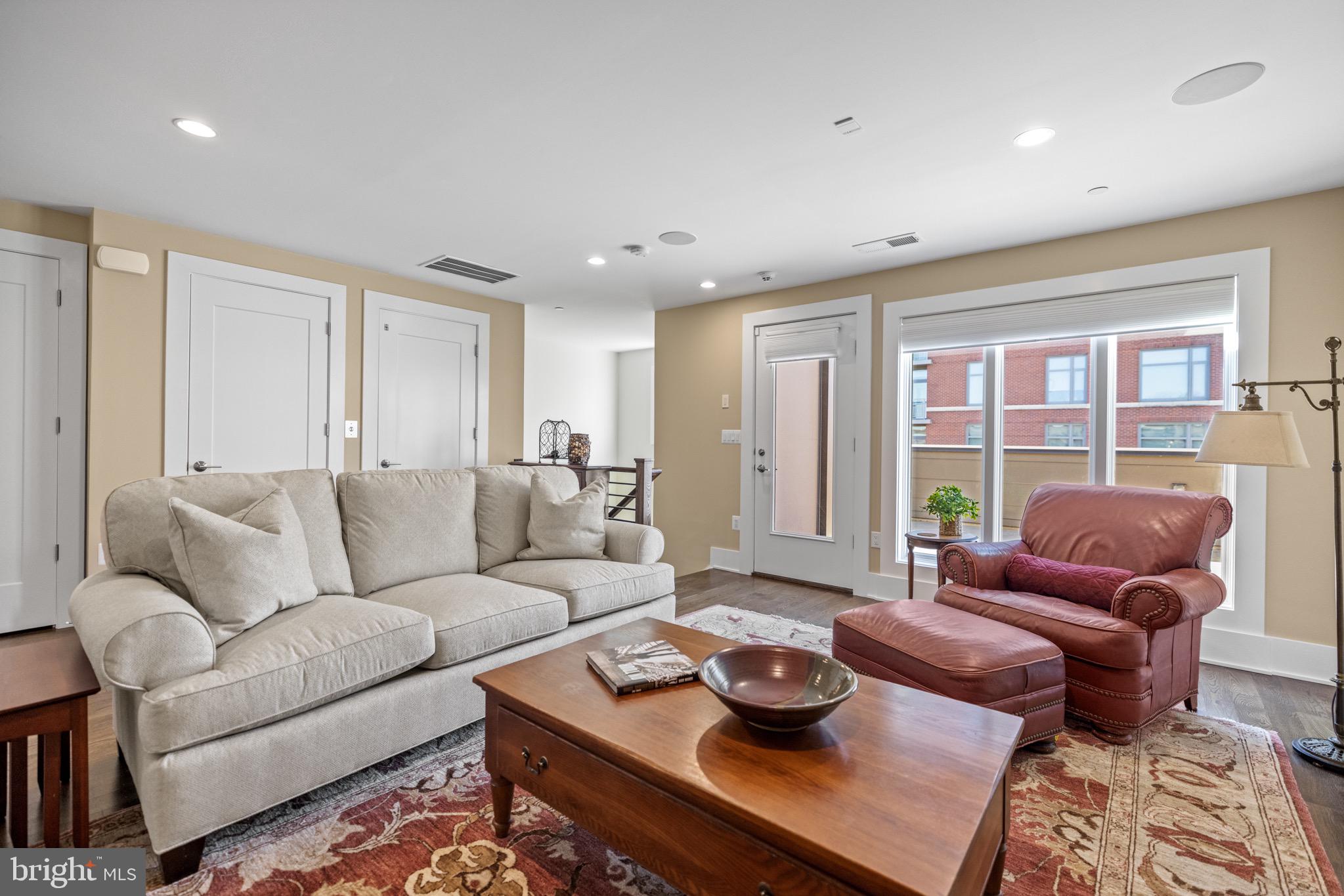 CHEVY CHASE - Residential