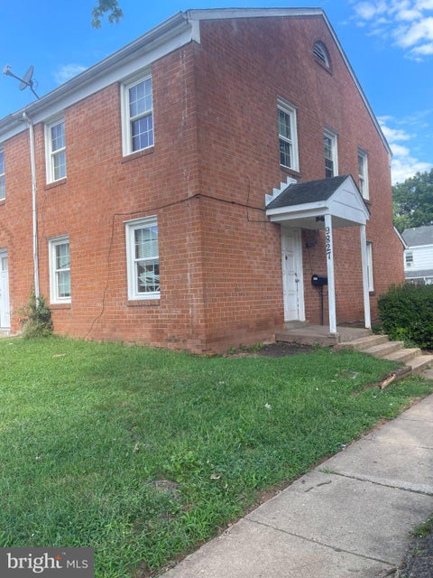 Photo of 9827 Town Lane, MANASSAS, VA 20110 (MLS # VAMN2011928)