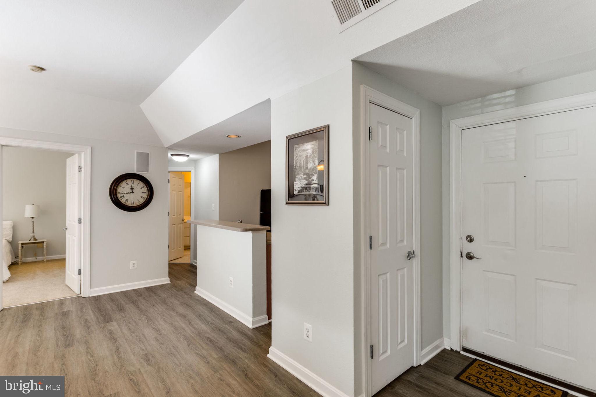 PENDERBROOK SQUARE CONDOMINIUMS - Residential