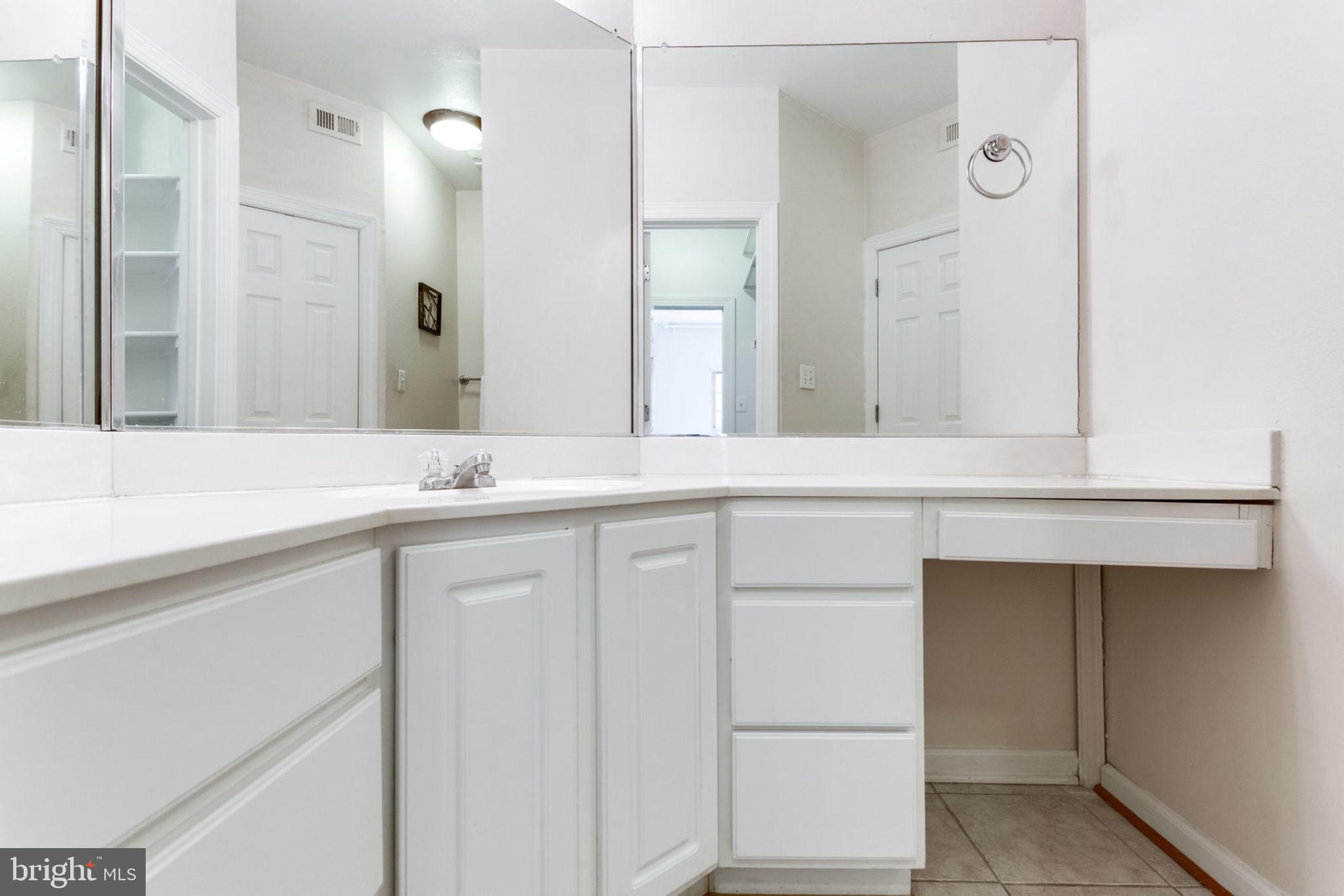 PENDERBROOK SQUARE CONDOMINIUMS - Residential