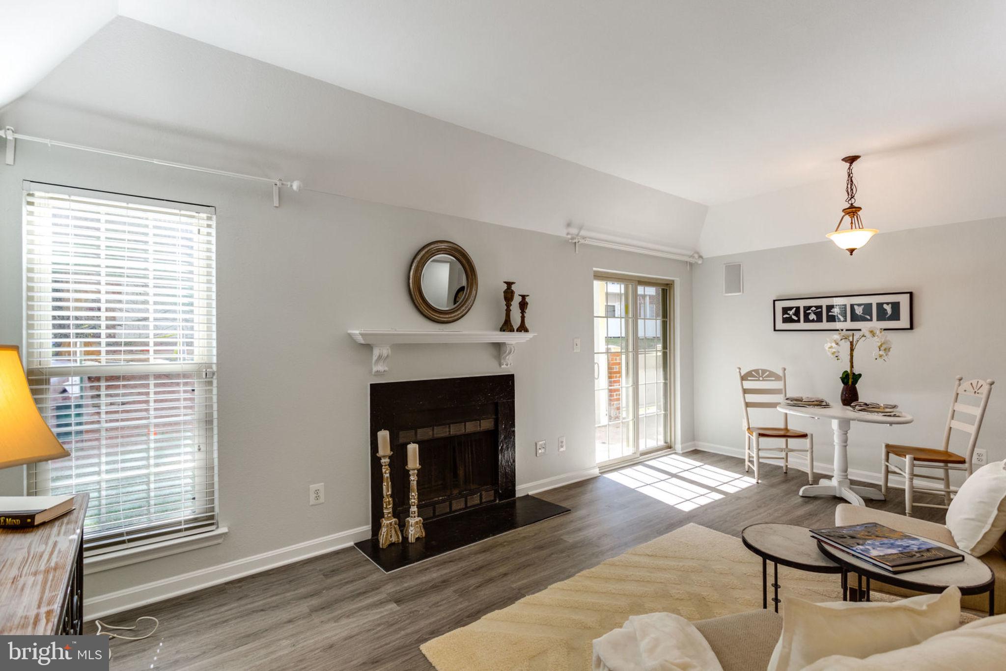 PENDERBROOK SQUARE CONDOMINIUMS - Residential