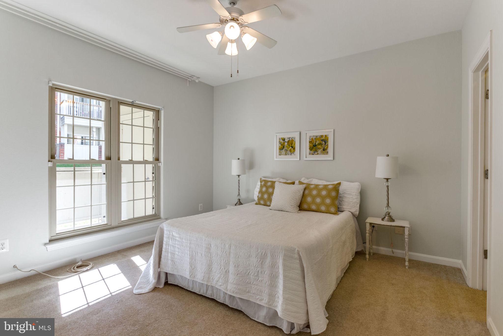 PENDERBROOK SQUARE CONDOMINIUMS - Residential