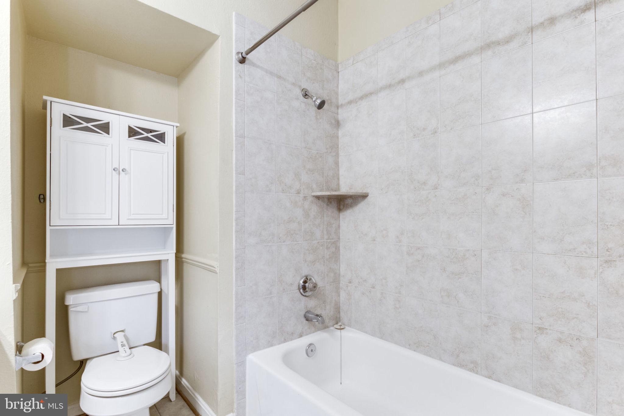 PENDERBROOK SQUARE CONDOMINIUMS - Residential