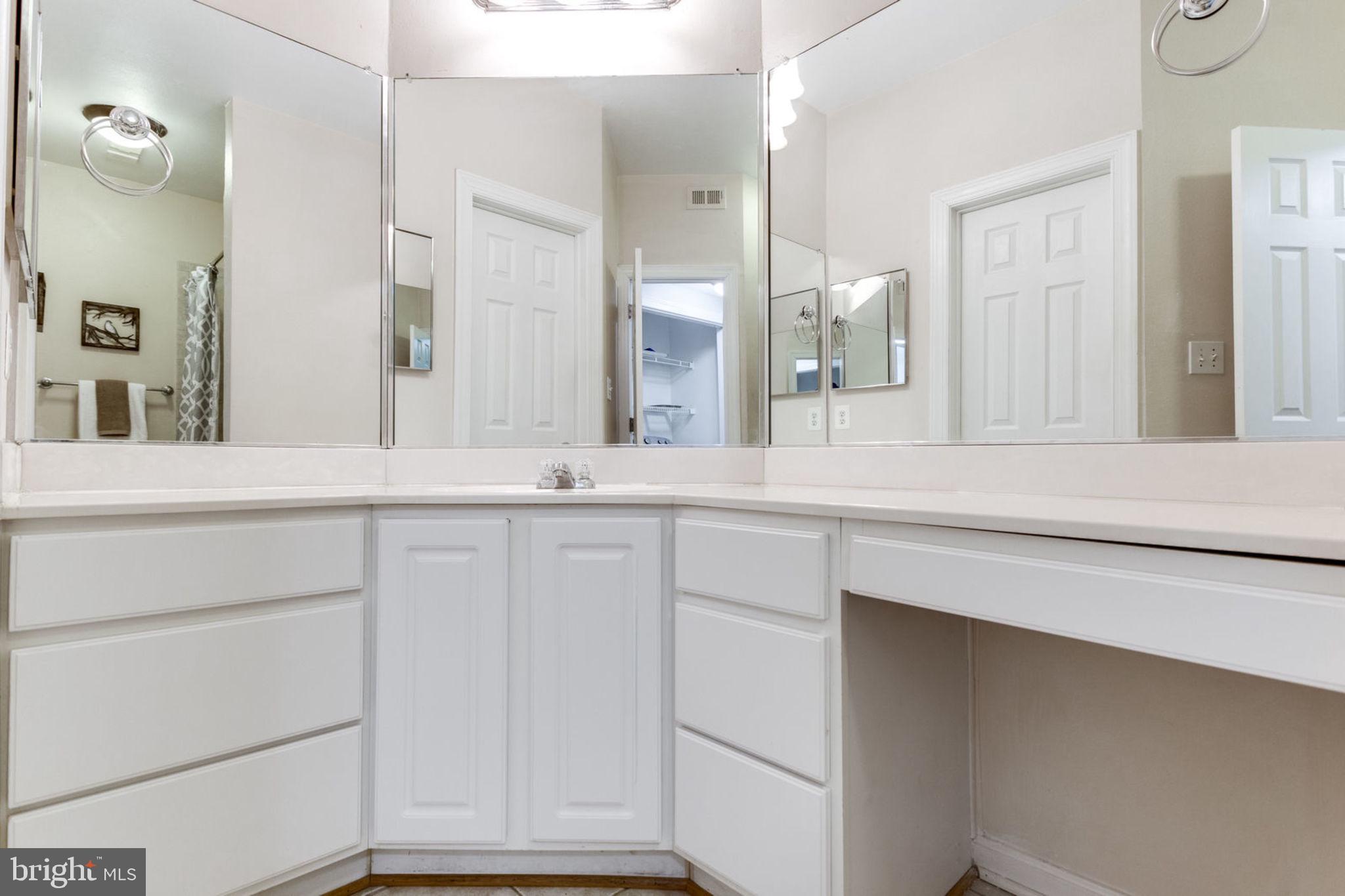 PENDERBROOK SQUARE CONDOMINIUMS - Residential