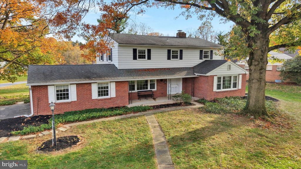 Photo of 821 Hillaire Road, LANCASTER, PA 17601 (MLS # PALA2079366)