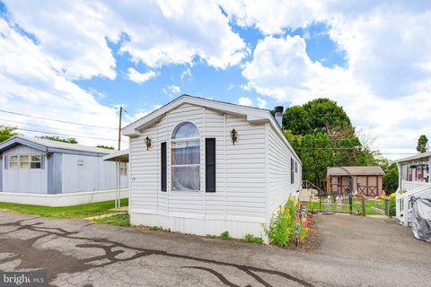 Mobile Home For Sale - 475 Wabash Road<br/> EPHRATA, PA 17522