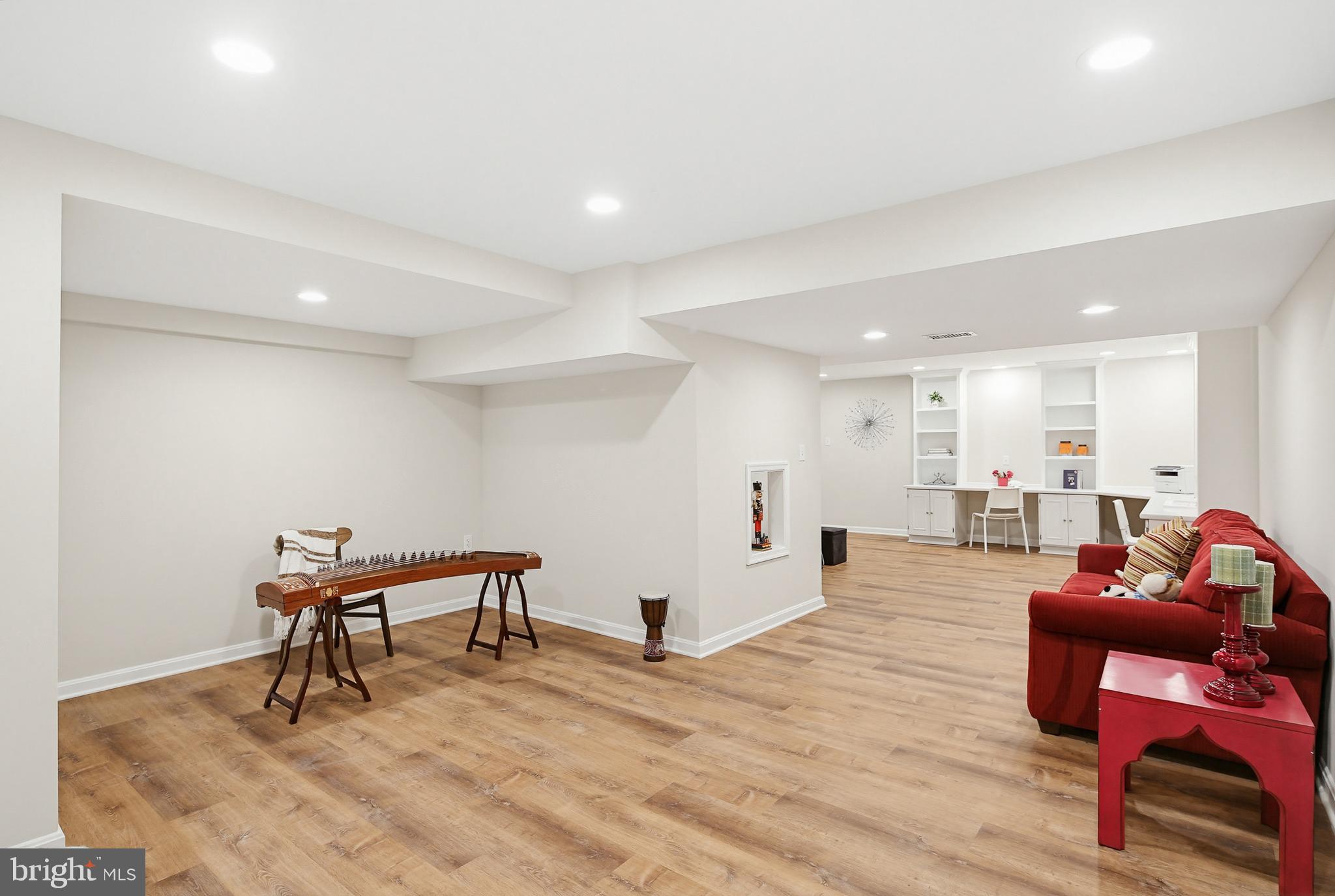 TWELVE HILLS - Residential