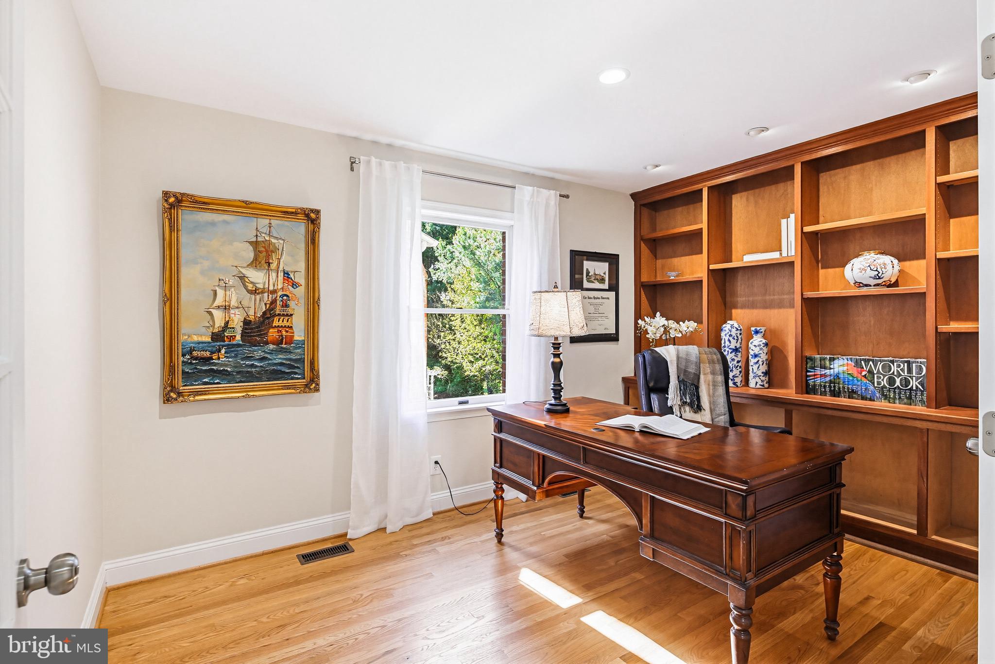 TWELVE HILLS - Residential