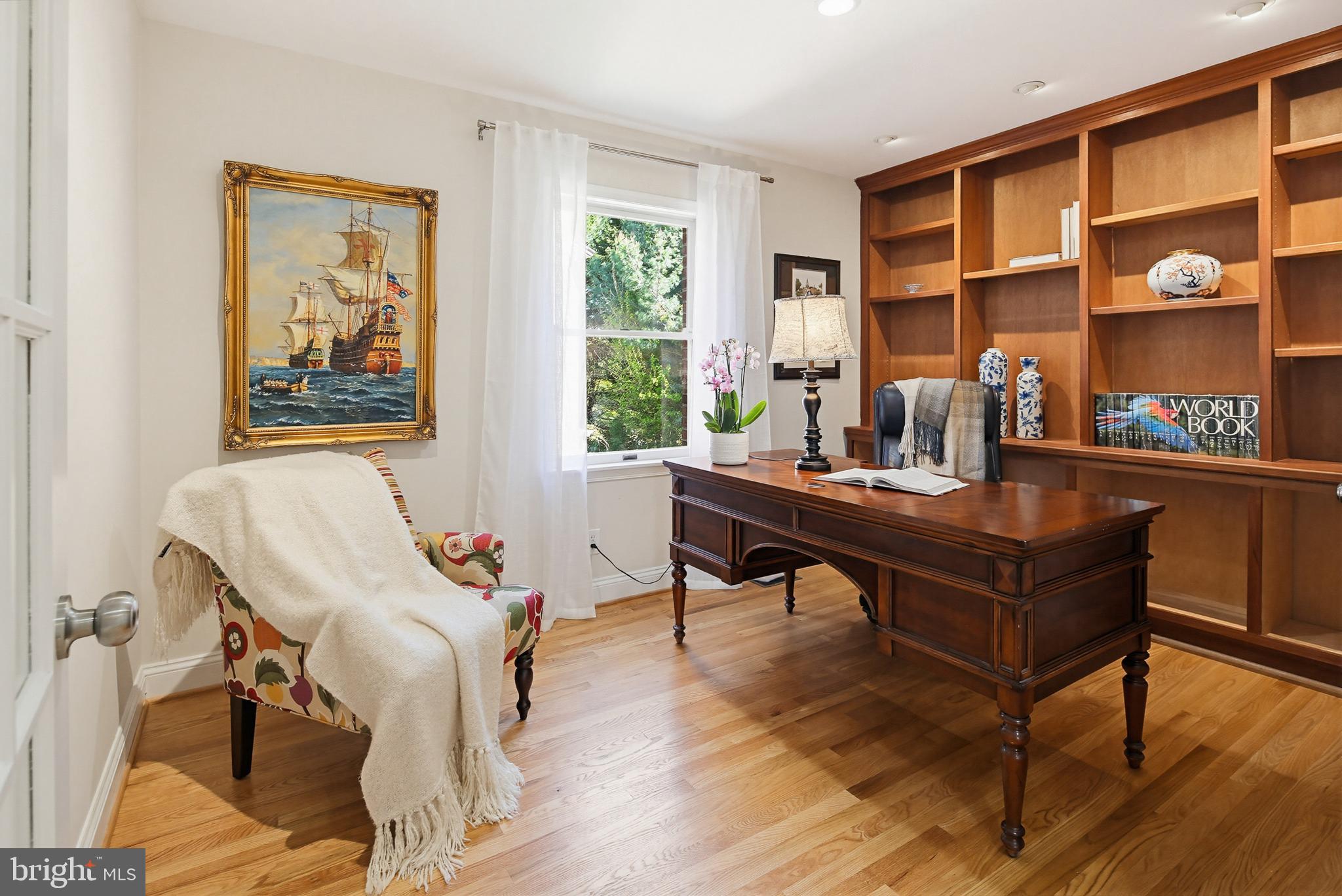 TWELVE HILLS - Residential