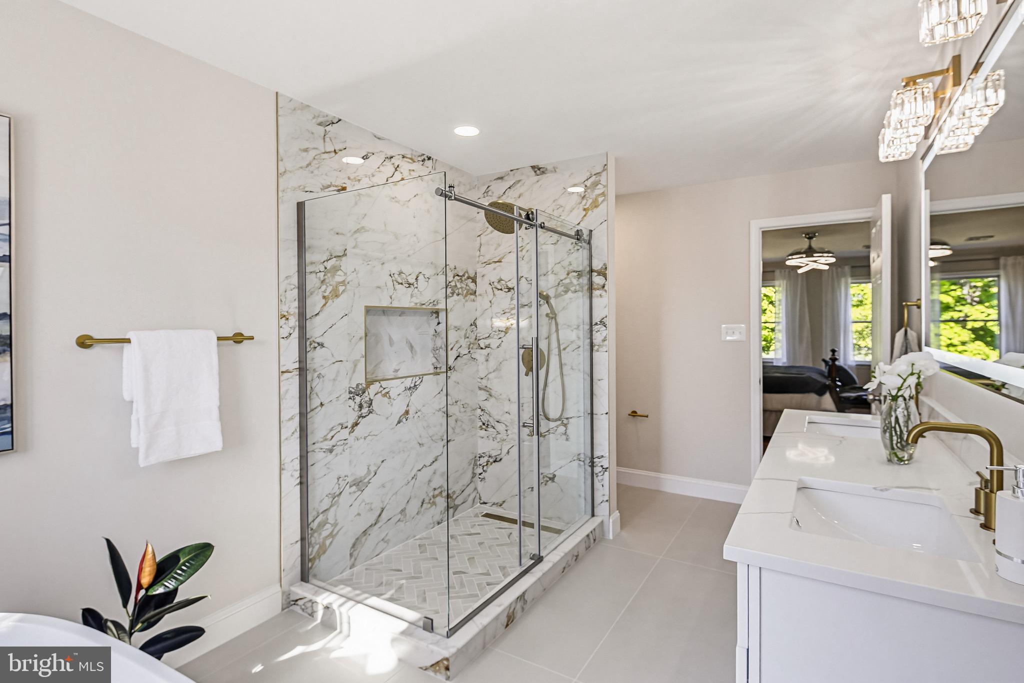 TWELVE HILLS - Residential