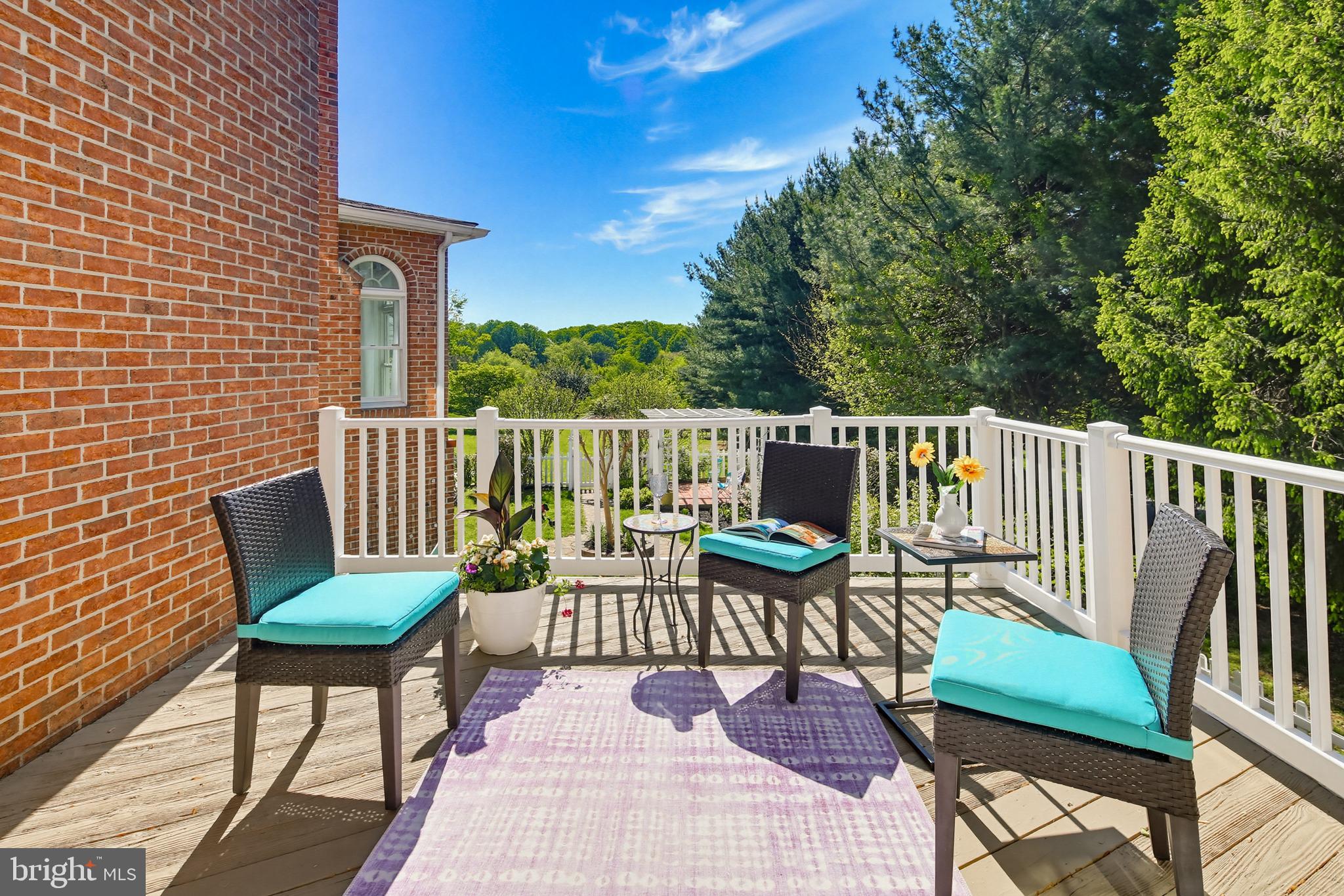 TWELVE HILLS - Residential