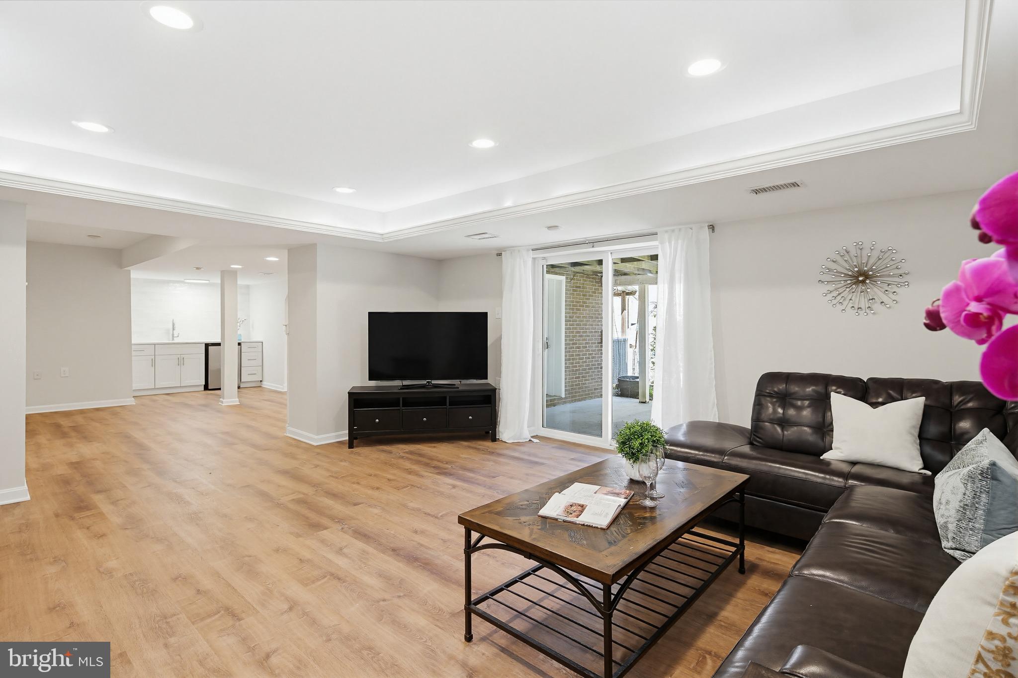 TWELVE HILLS - Residential