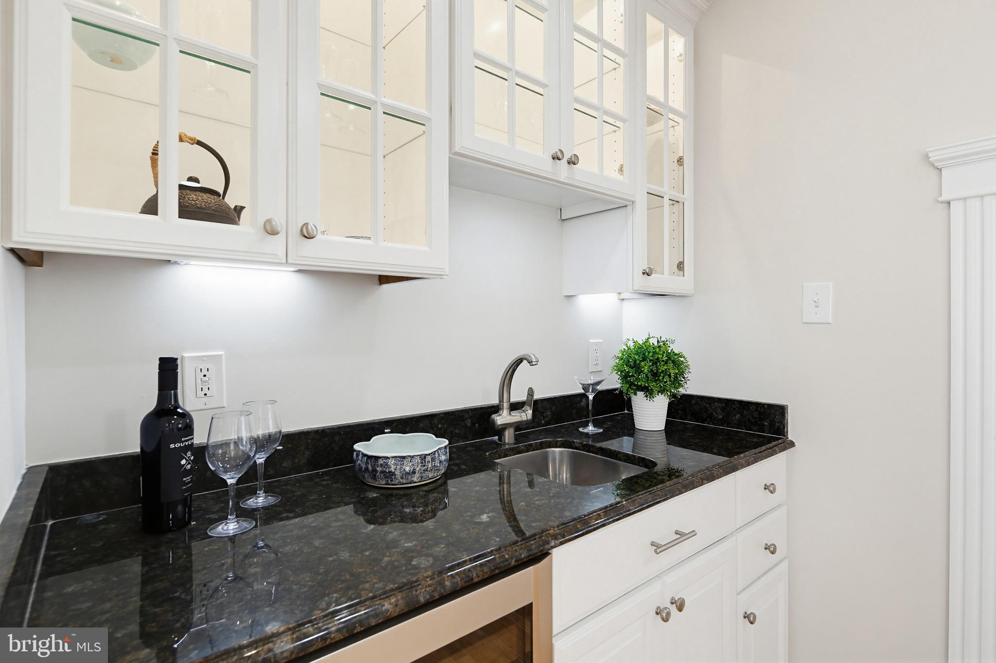 TWELVE HILLS - Residential