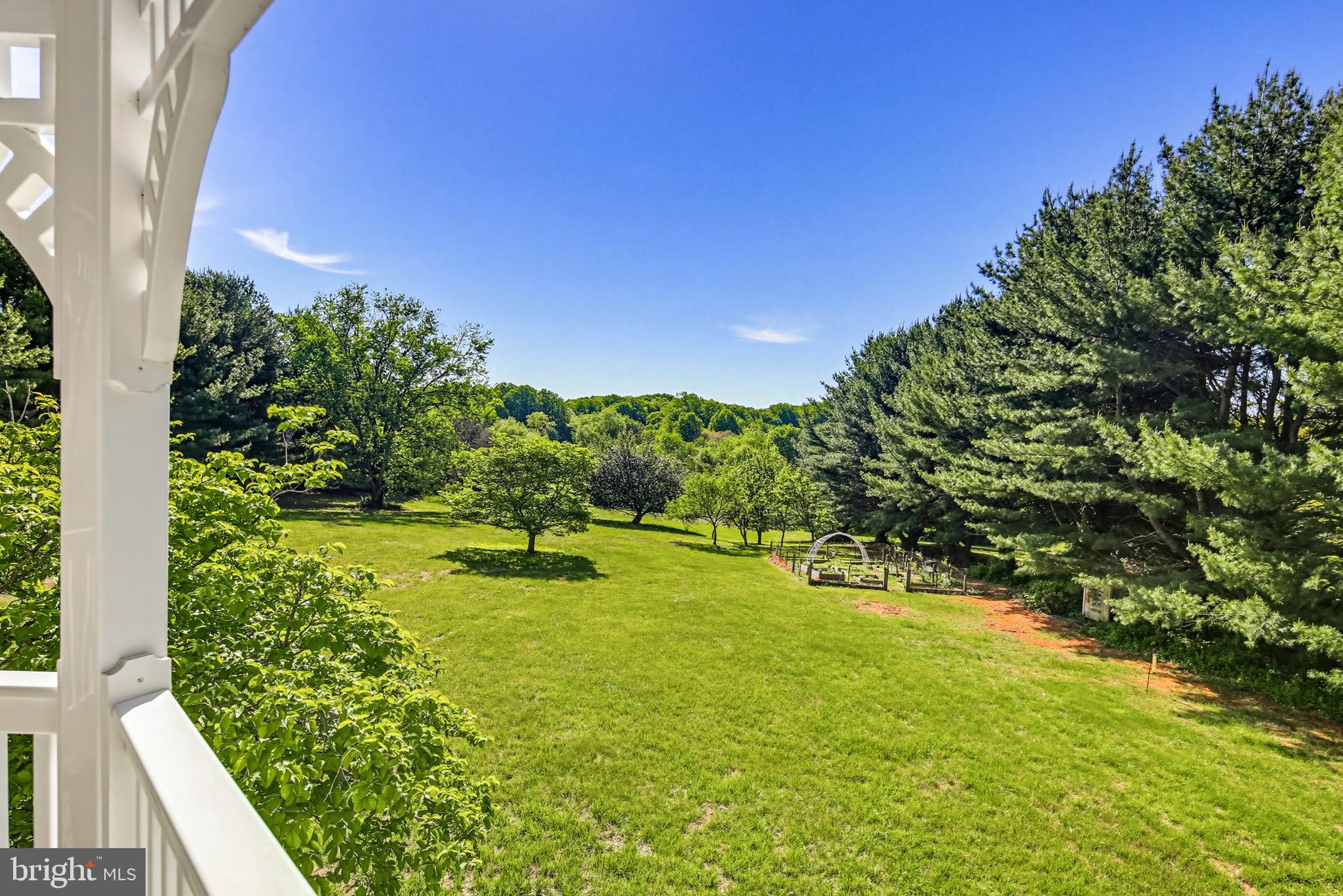 TWELVE HILLS - Residential