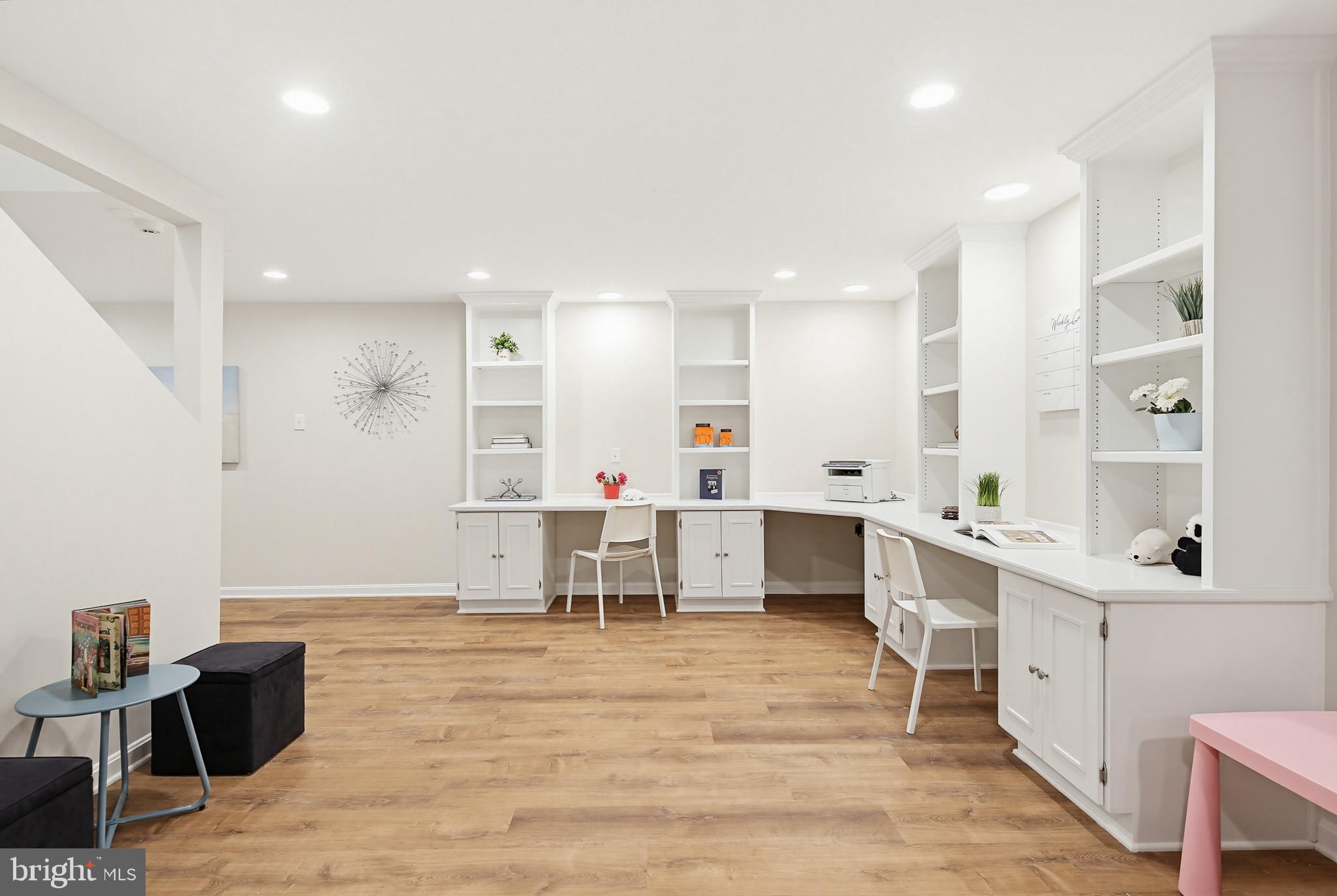 TWELVE HILLS - Residential