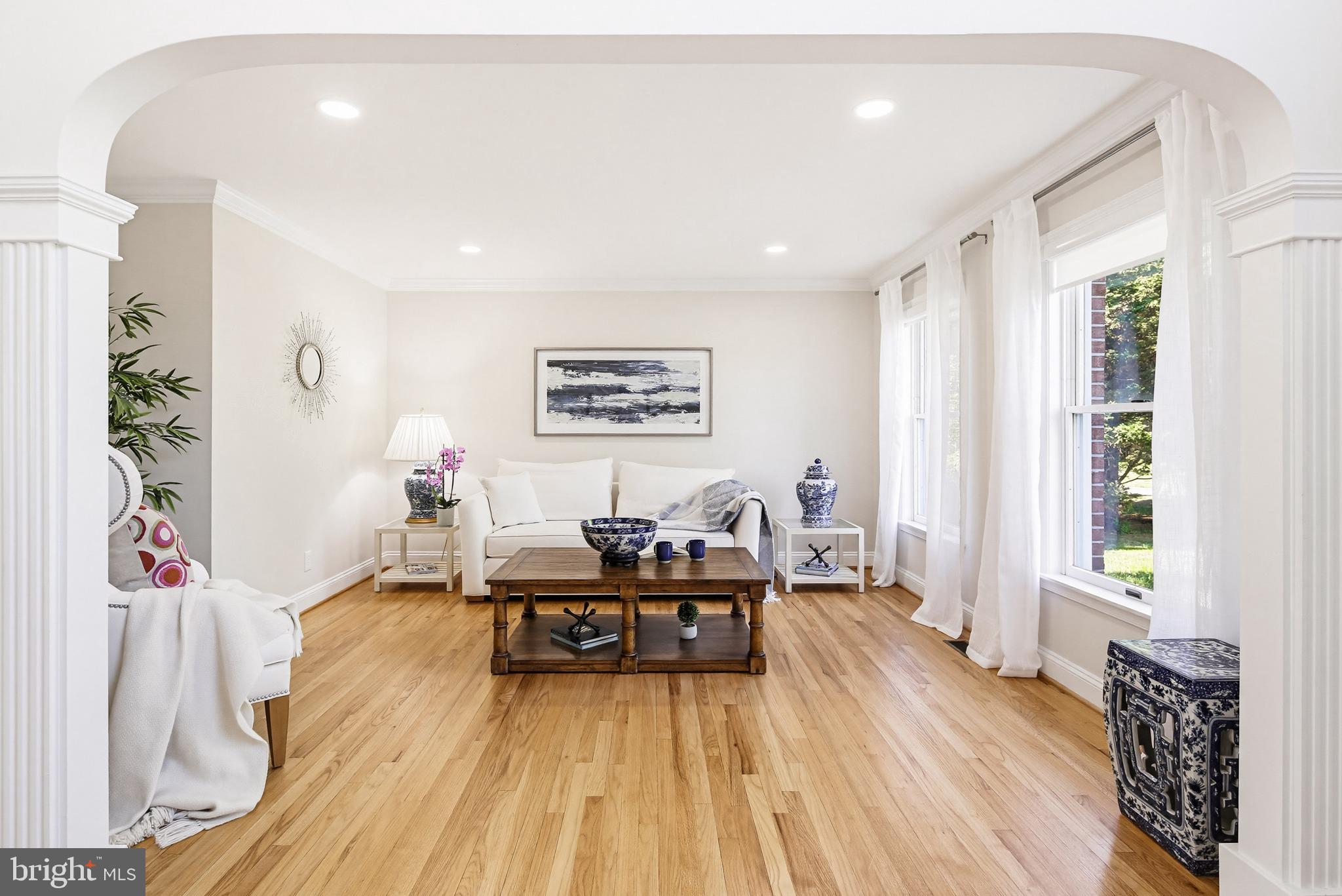 TWELVE HILLS - Residential