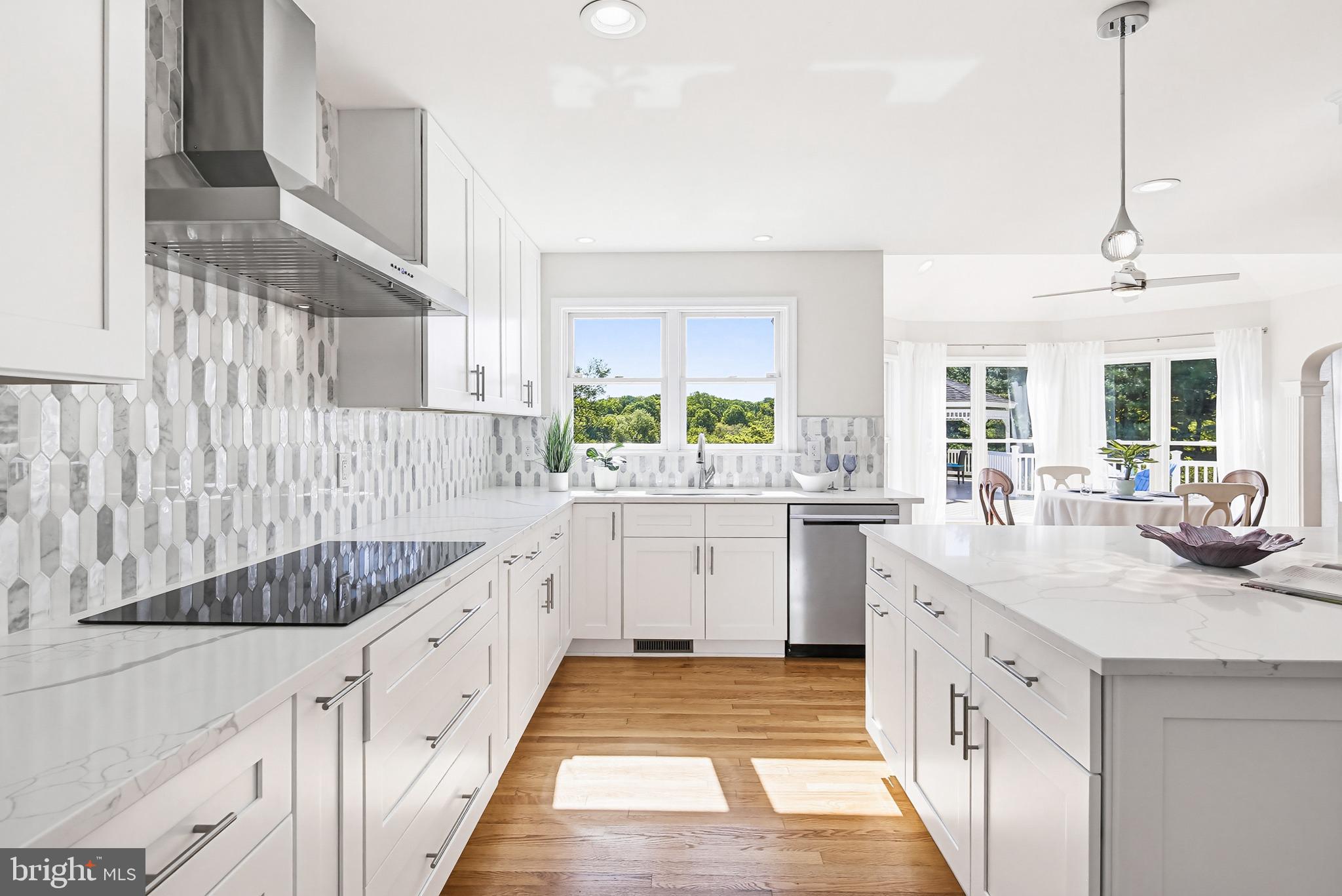 TWELVE HILLS - Residential