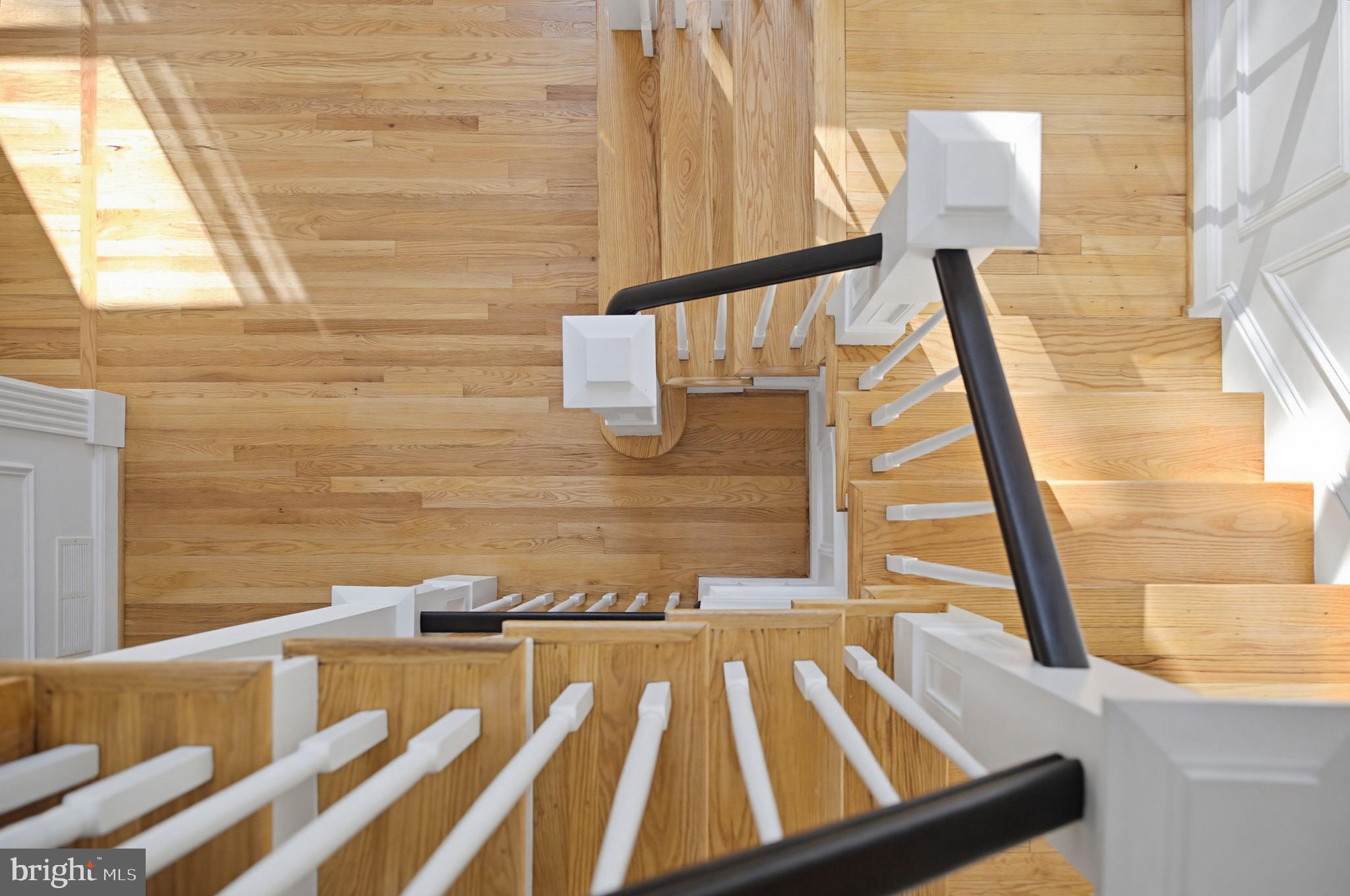 TWELVE HILLS - Residential